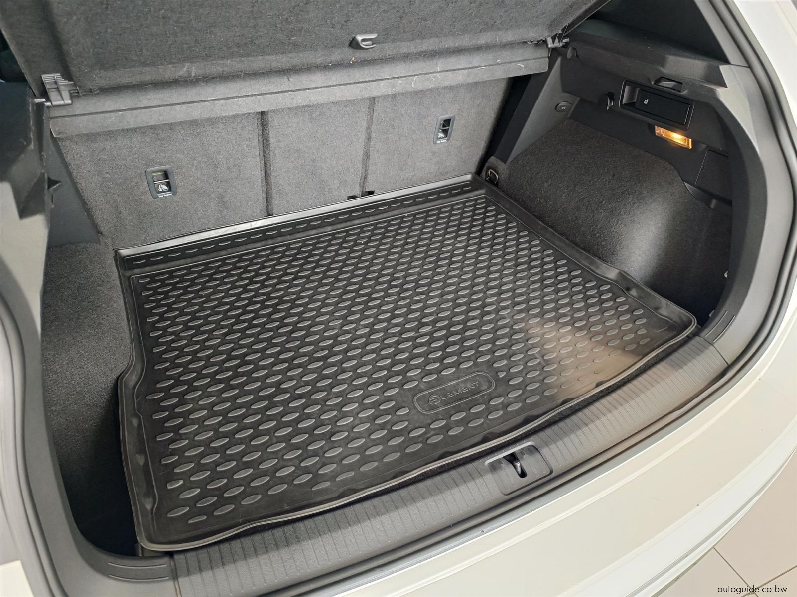2018 Volkswagen Tiguan 2.0TDI HighLine R-Line photo