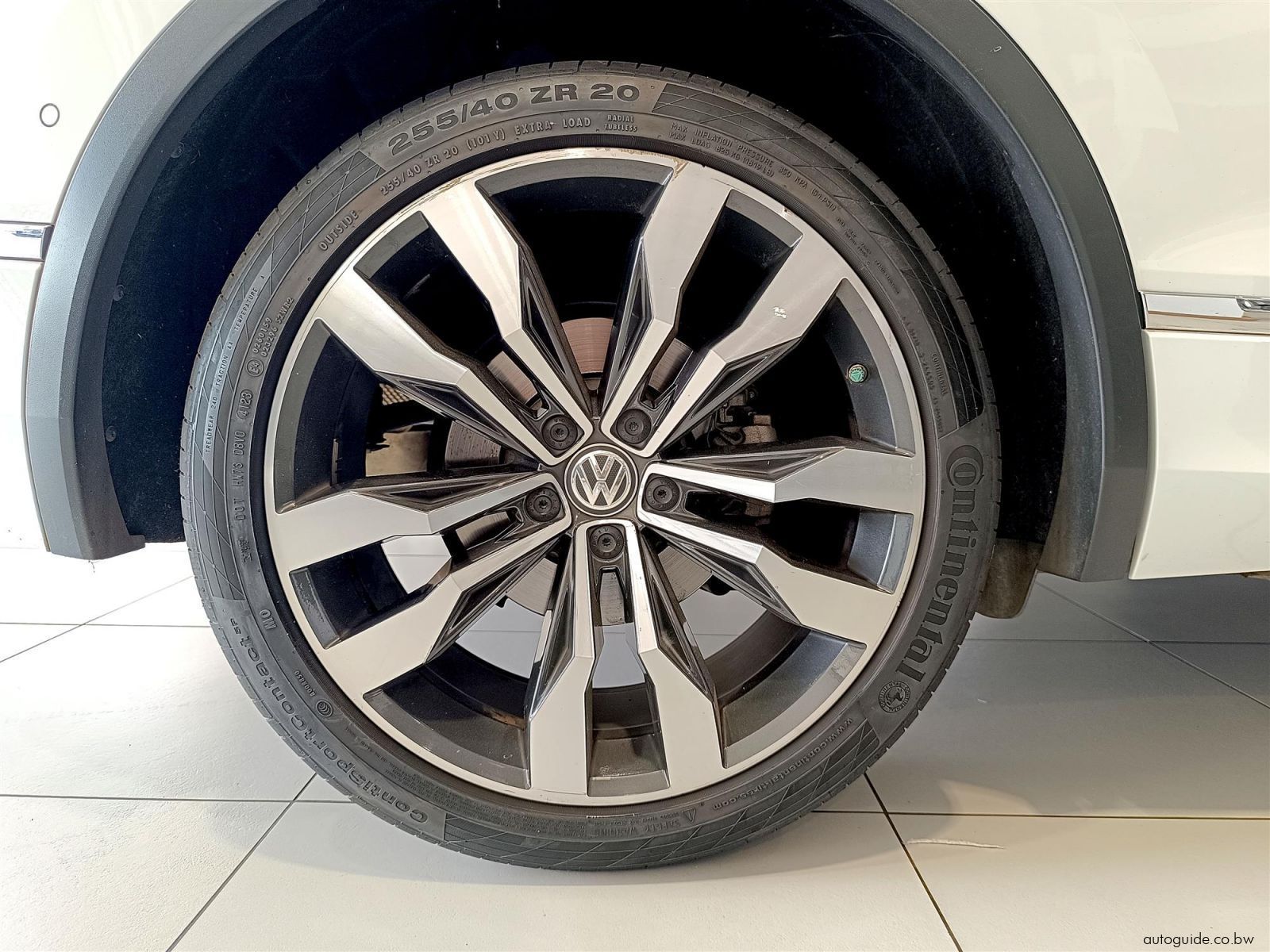 2018 Volkswagen Tiguan 2.0TDI HighLine R-Line photo