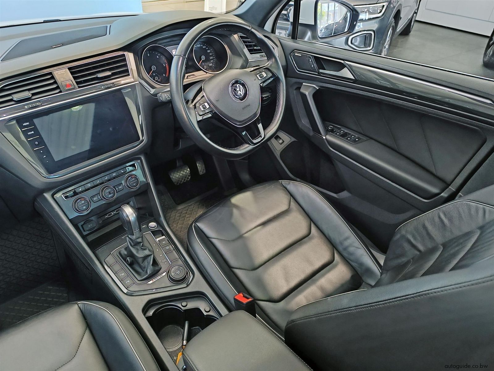 2018 Volkswagen Tiguan 2.0TDI HighLine R-Line photo
