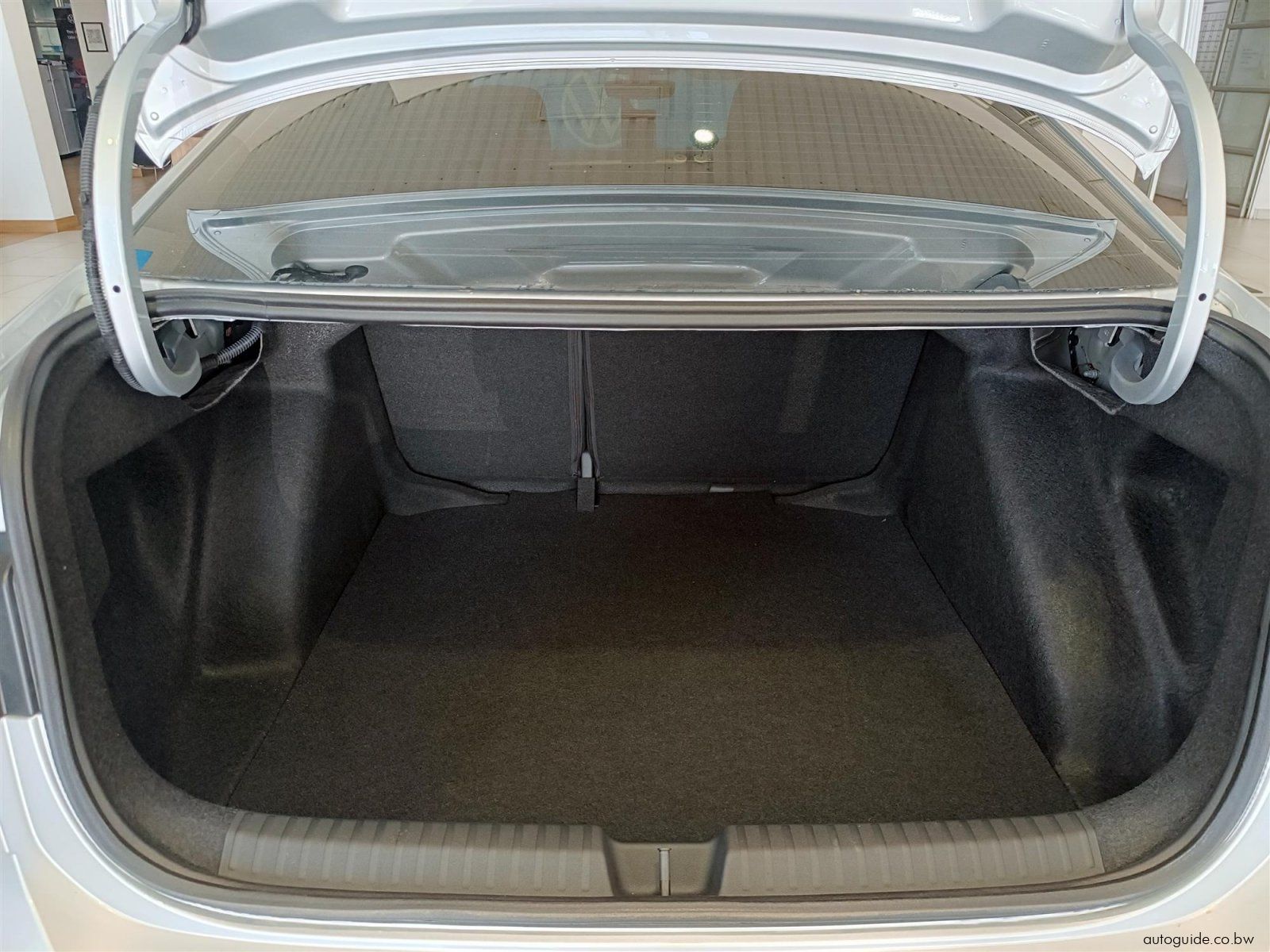 2026 Volkswagen Polo Sedan 1.0L TSi 85kW photo