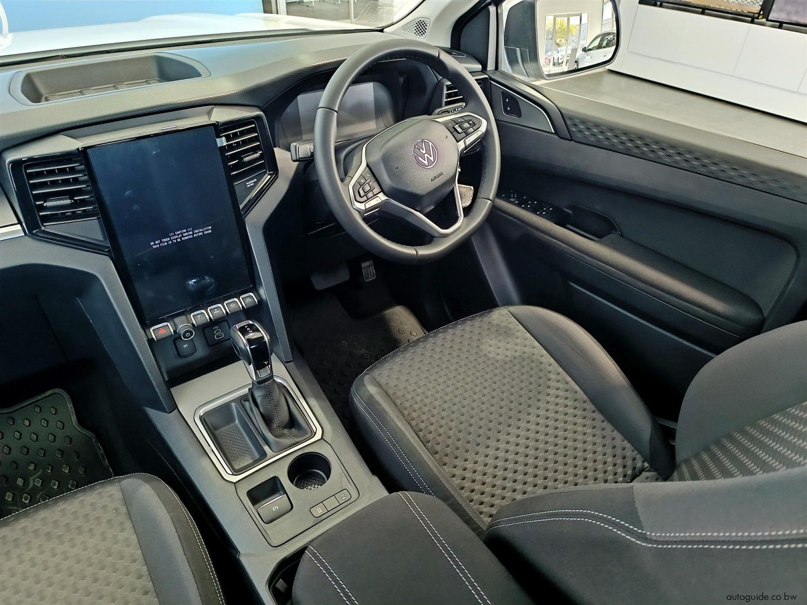 2026 Volkswagen Amarok Base 2.0TDi A/T 4x2 photo