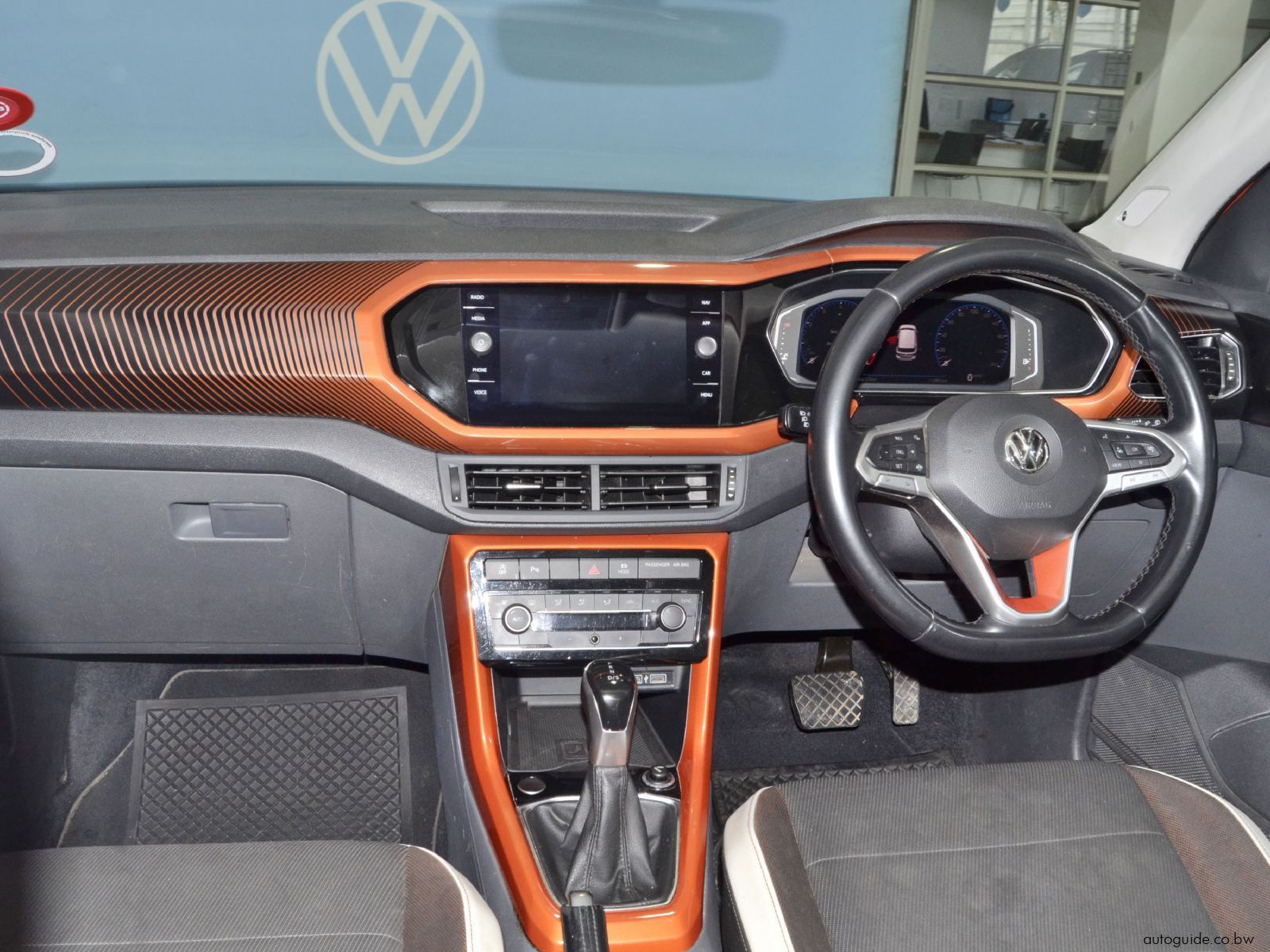 2019 Volkswagen T-Cross Highline photo