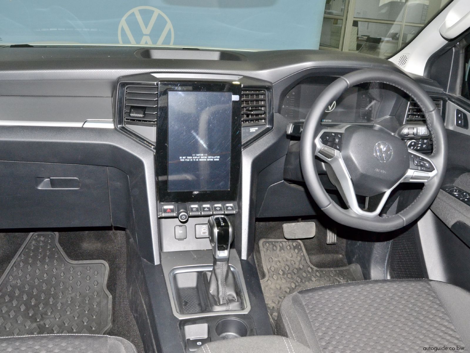 2025 Volkswagen Amarok Mayhem photo