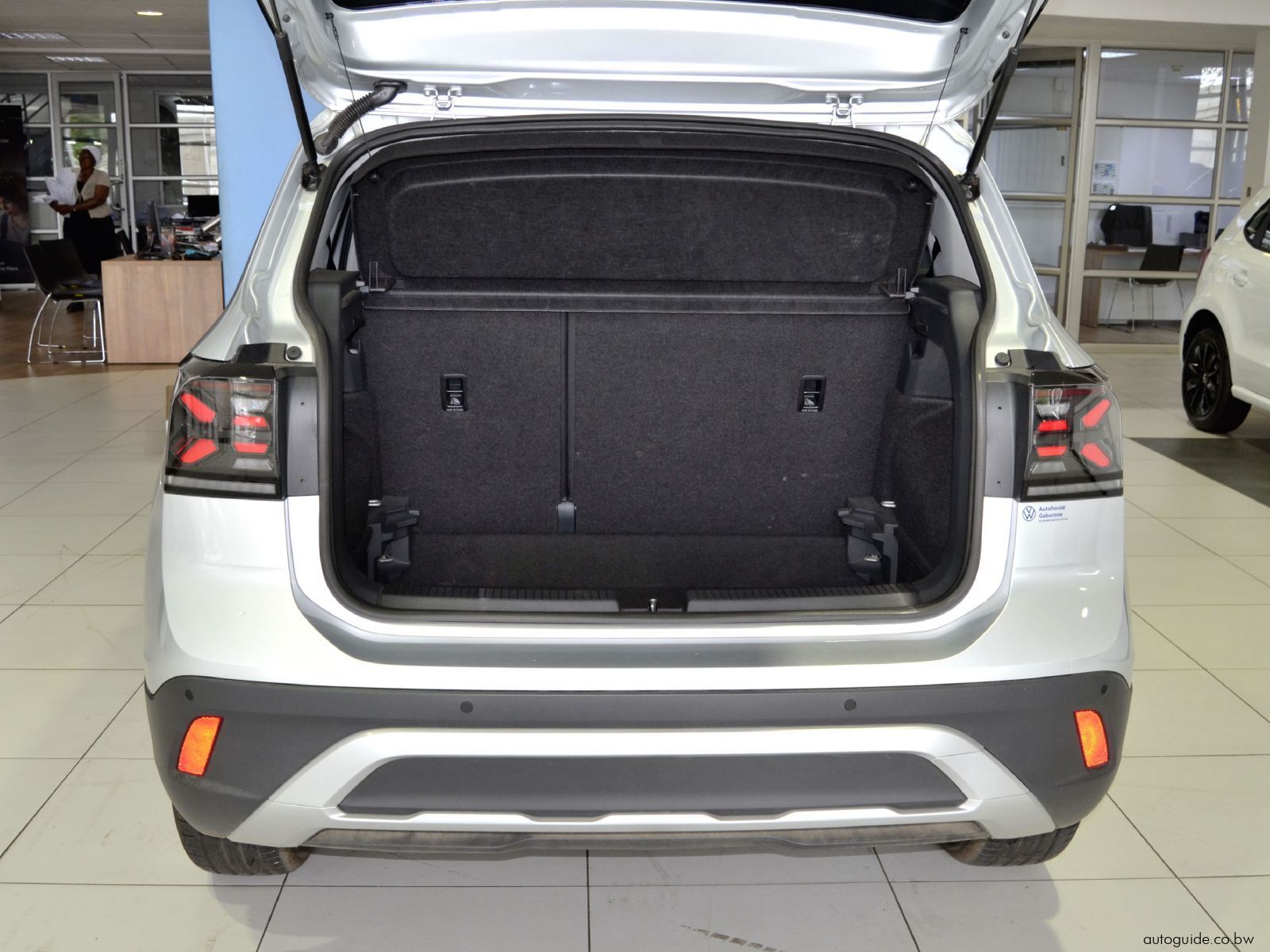 2025 Volkswagen T-Cross Life photo