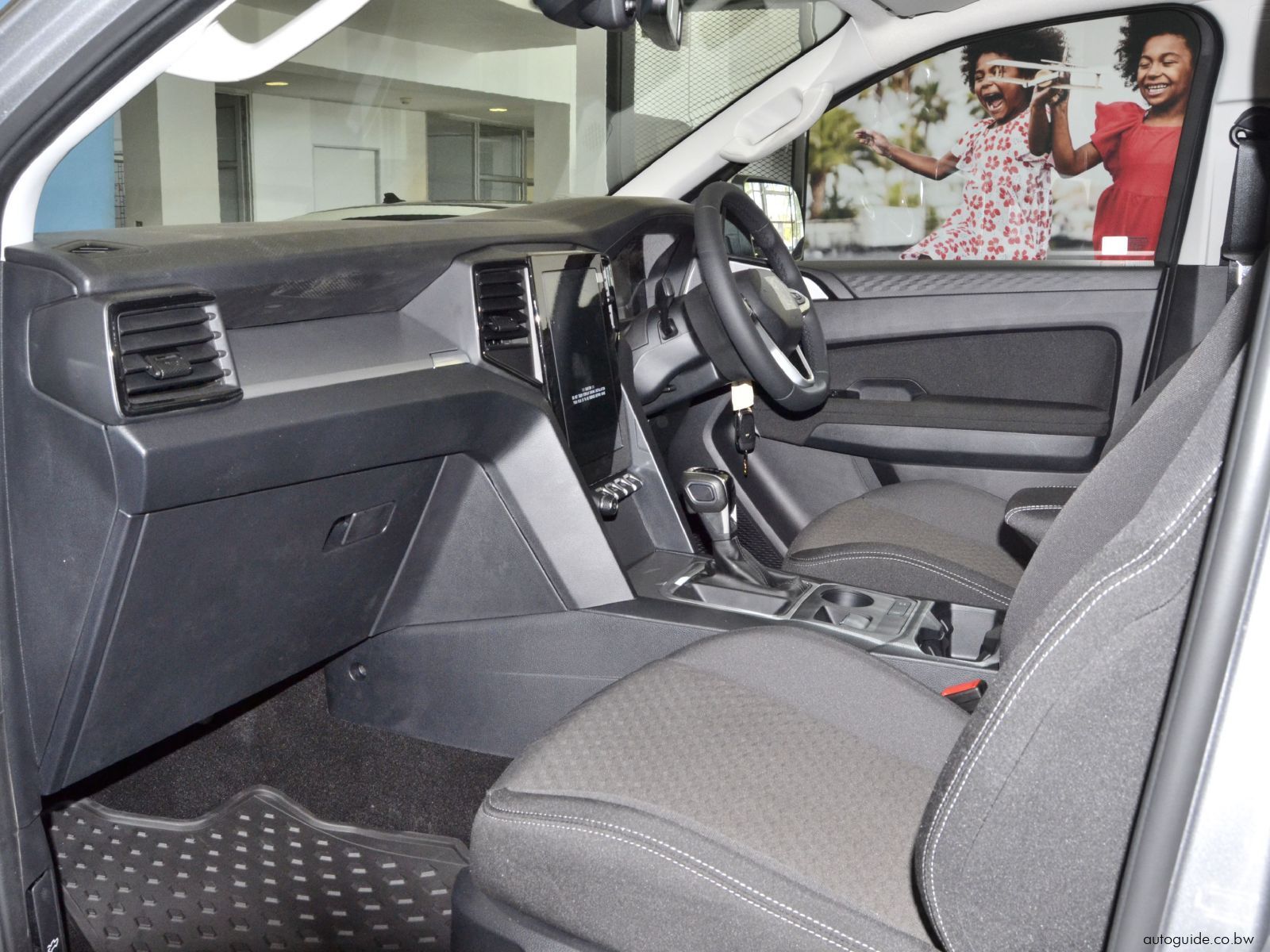 2025 Volkswagen Amarok Life - A/T - 4x2 photo