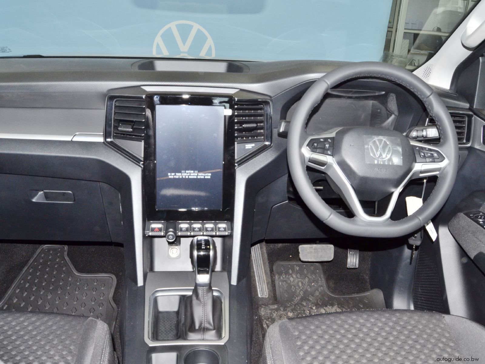 2025 Volkswagen Amarok Life - A/T - 4x2 photo