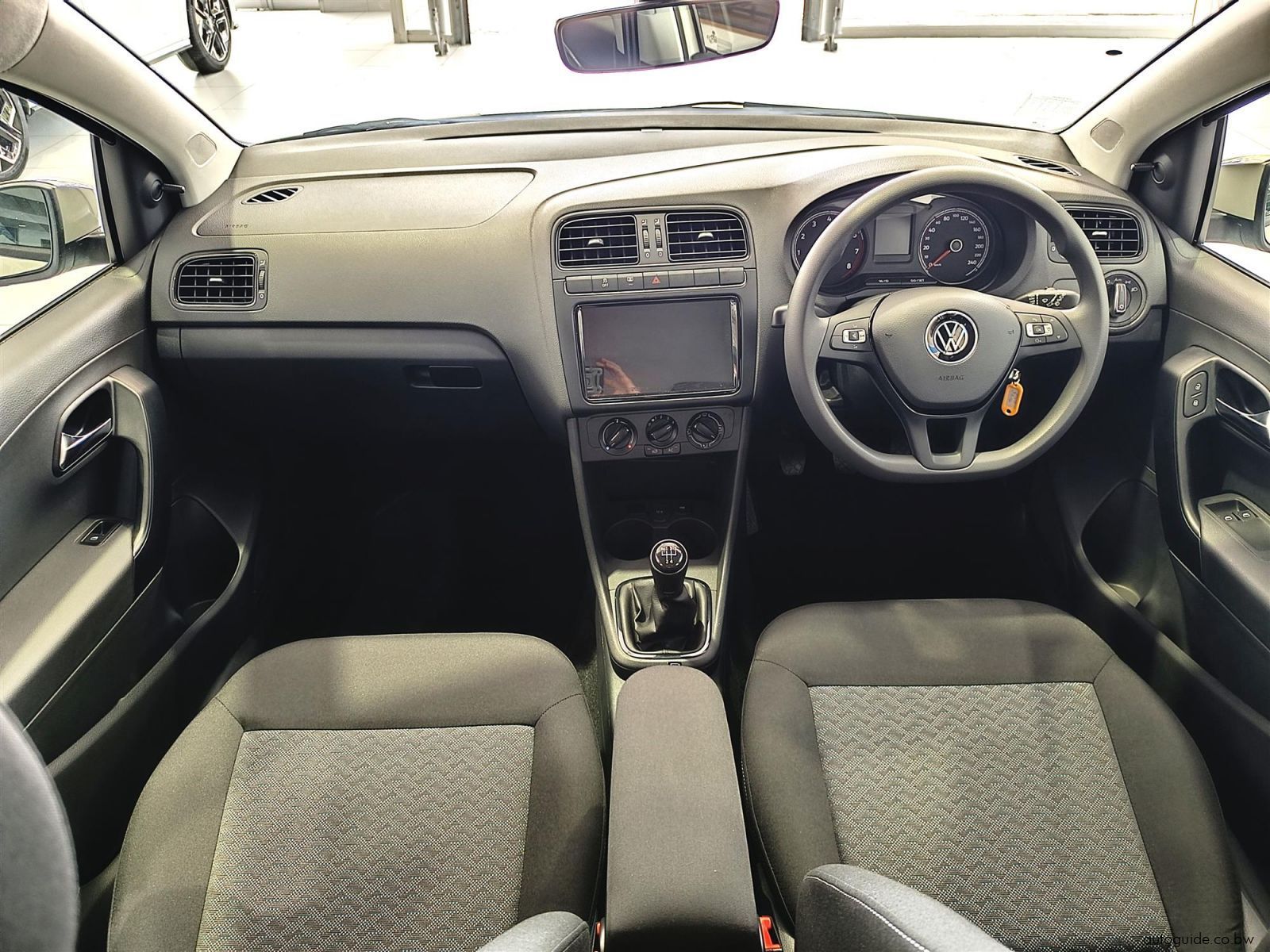 2025 Volkswagen Polo Vivo Life 1.4L photo