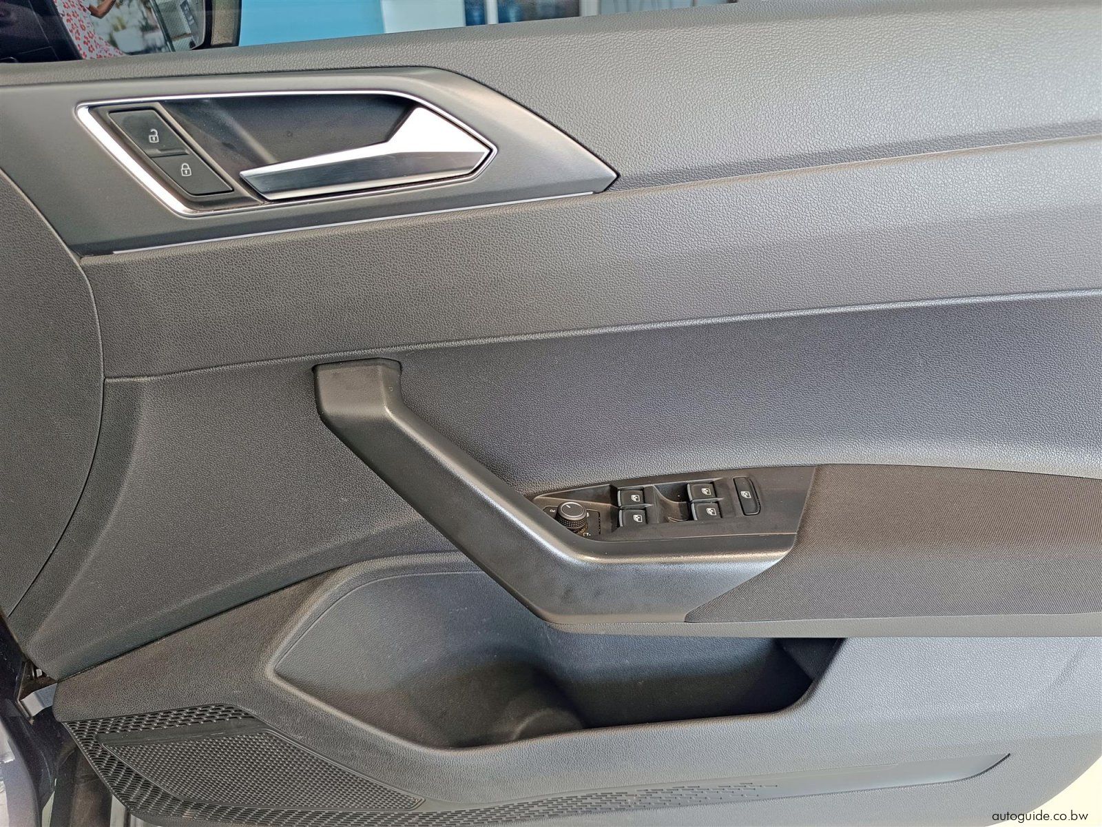 2024 Volkswagen Polo R-Line 1.0L TSi photo