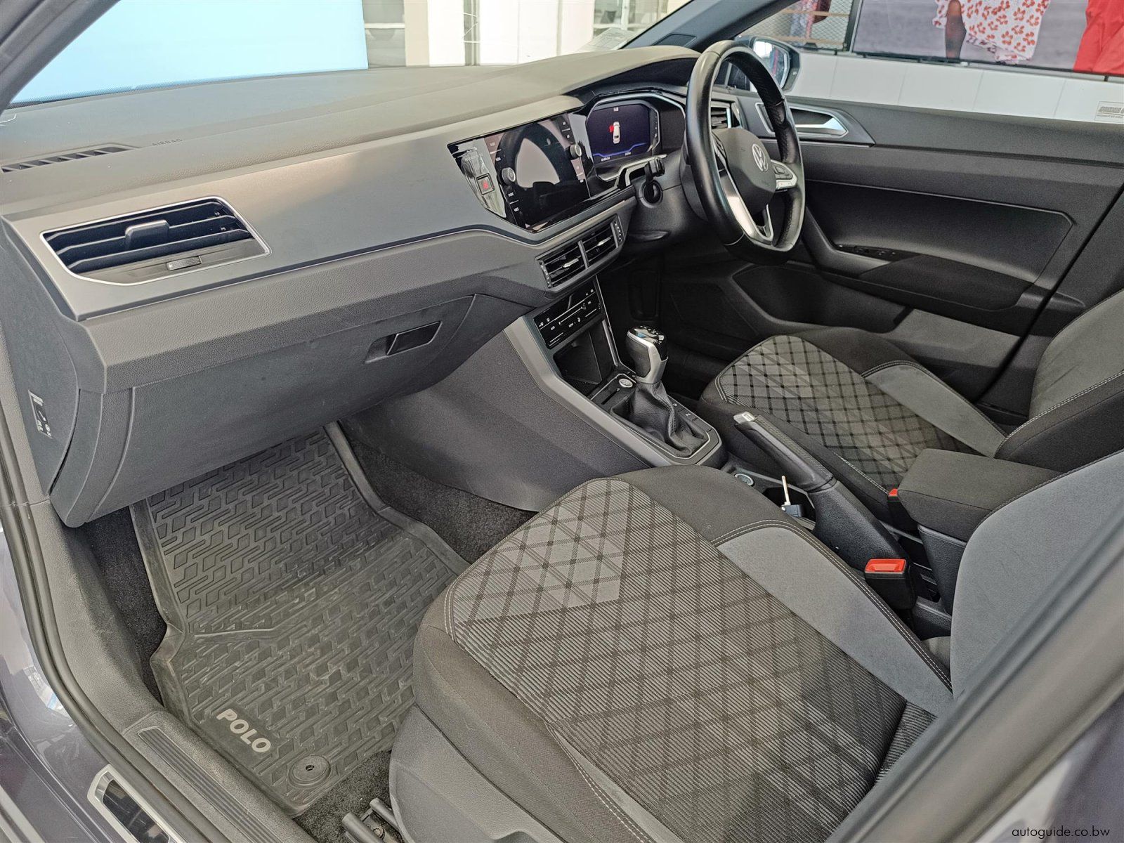 2024 Volkswagen Polo R-Line 1.0L TSi photo