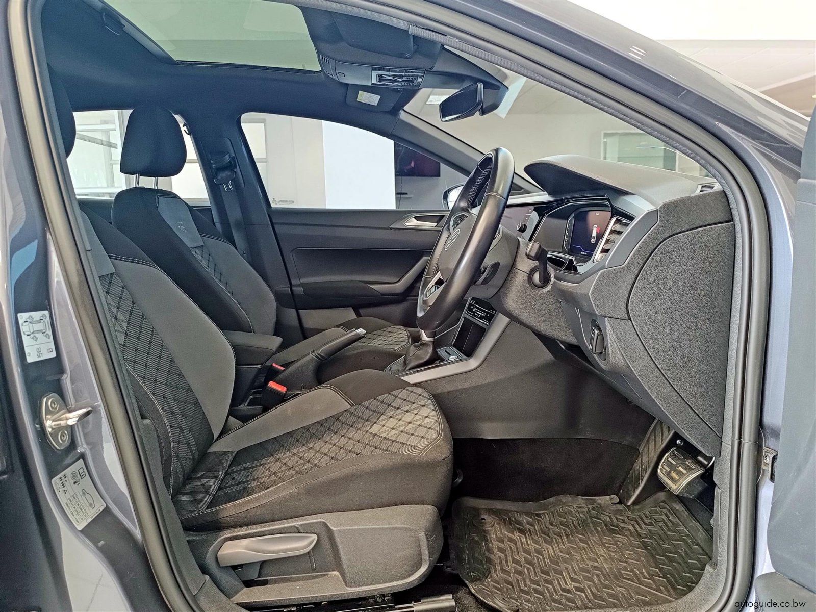 2024 Volkswagen Polo R-Line 1.0L TSi photo