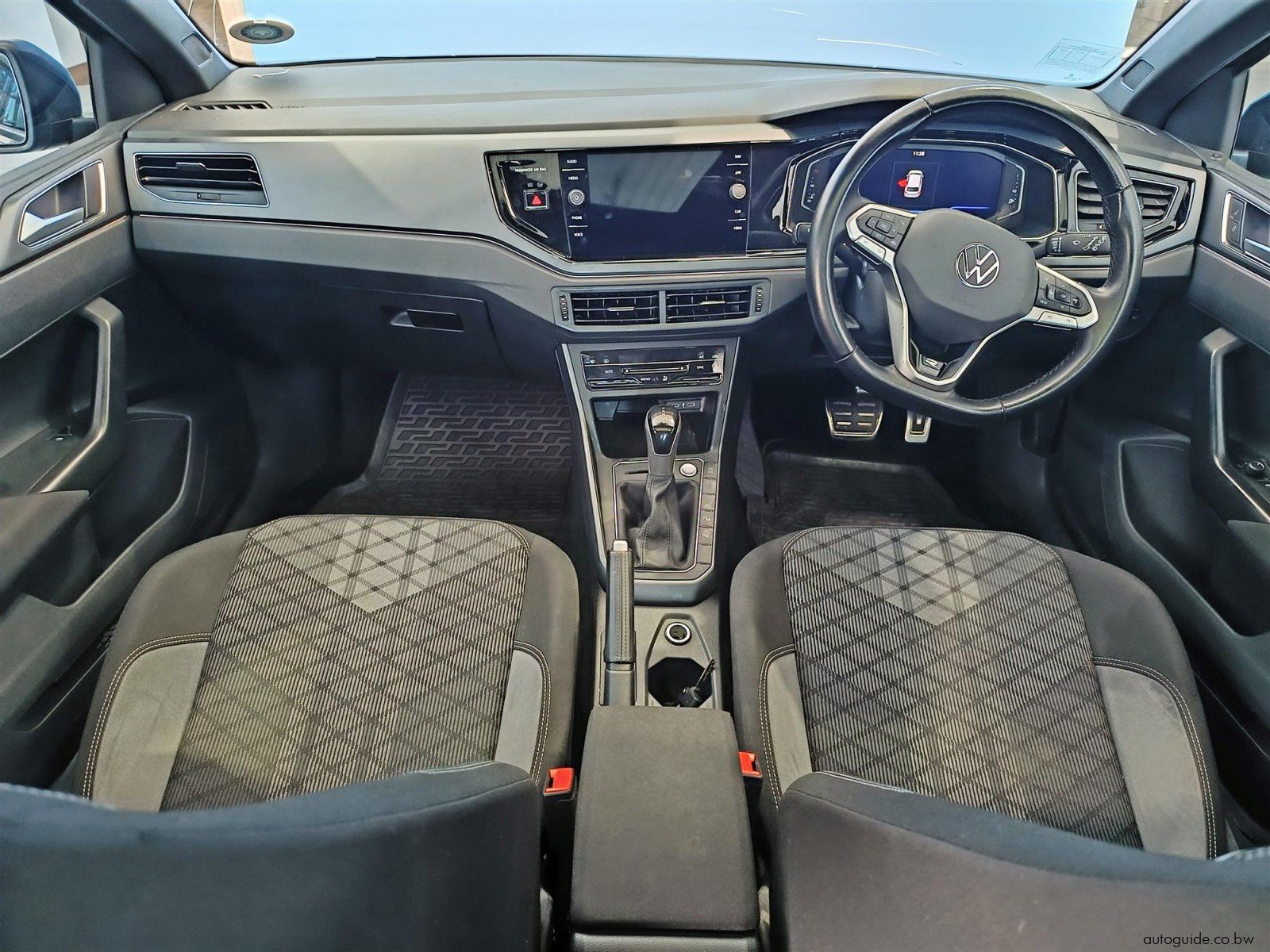 2024 Volkswagen Polo R-Line 1.0L TSi photo