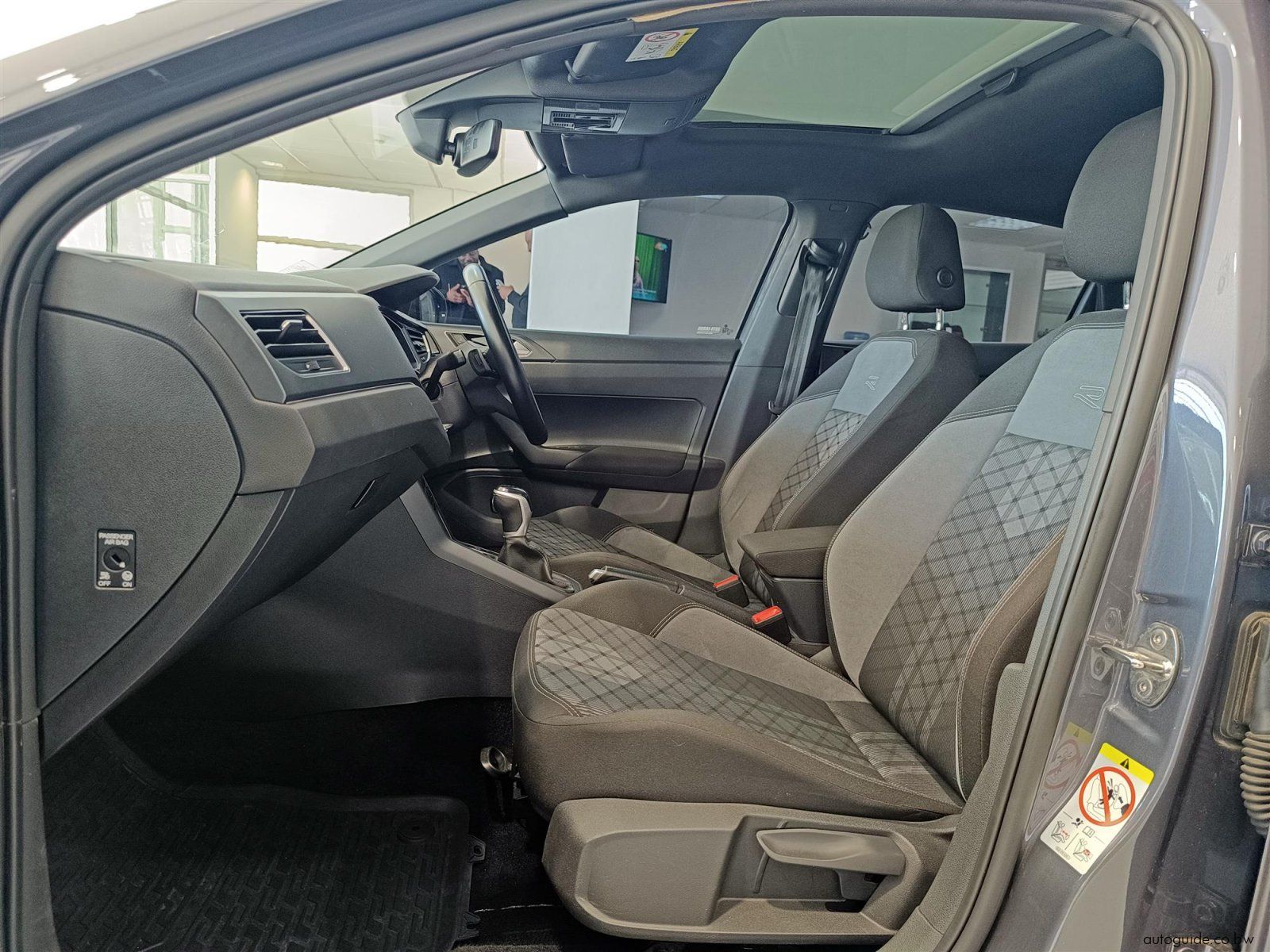 2024 Volkswagen Polo R-Line 1.0L TSi photo