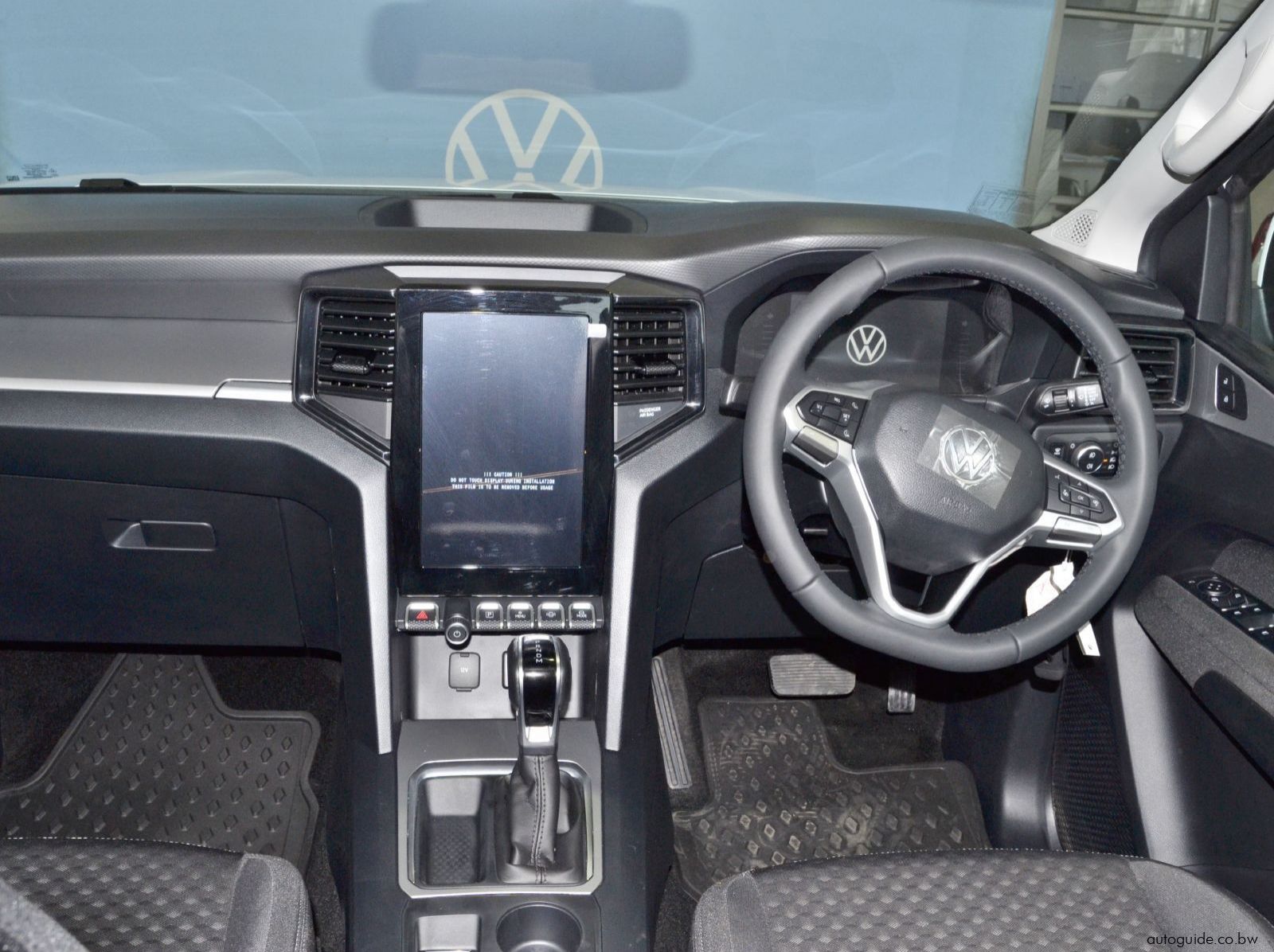 2025 Volkswagen Amarok Life - A/T - 4x2 pictures