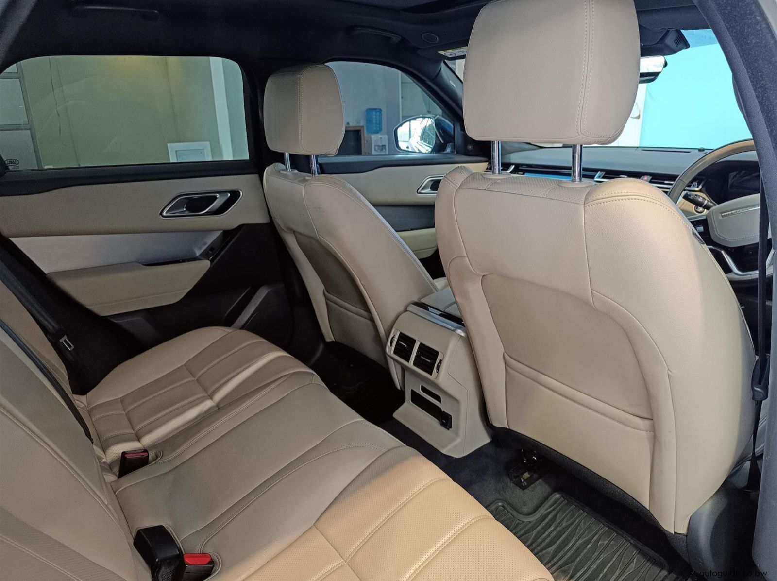 2023 Land Rover Range Rover Velar D300 R-Dynamic SE pictures
