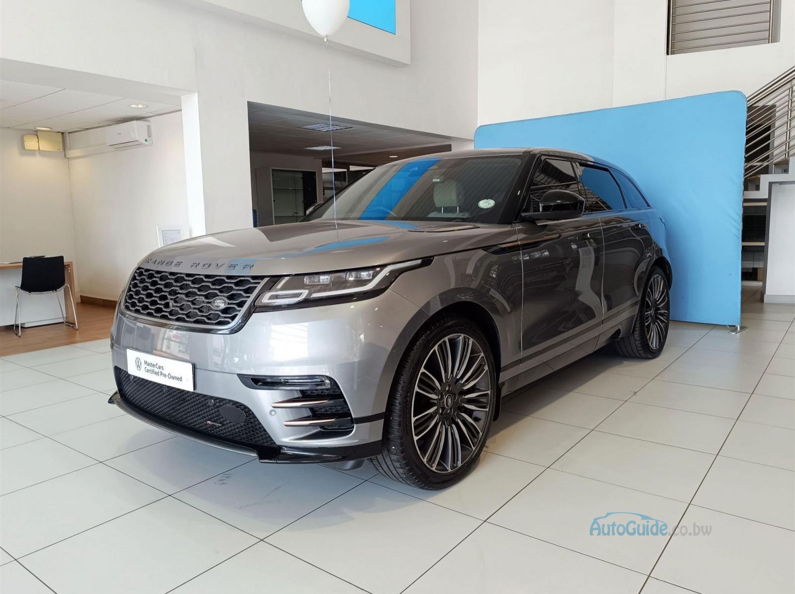 2023 Land Rover Range Rover Velar D300 R-Dynamic SE pictures