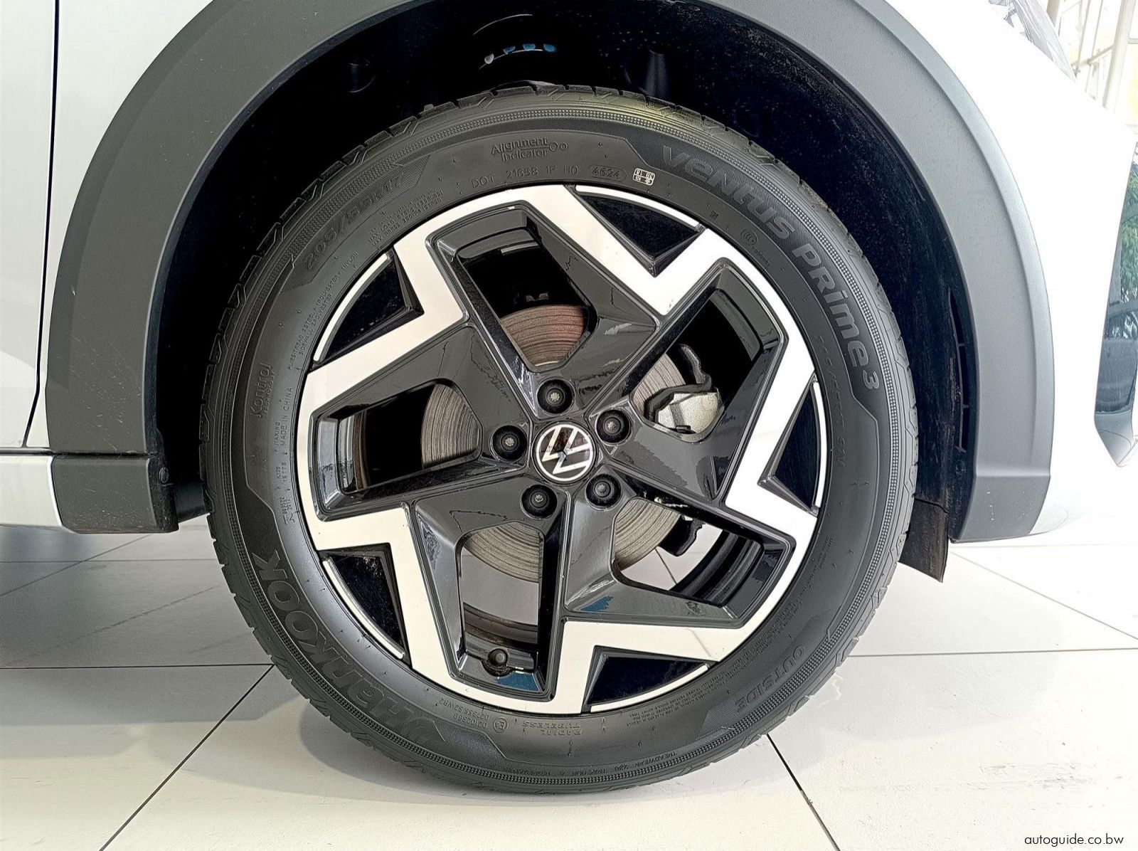2025 Volkswagen Taigo 1.0TSi R-Line DSG pictures
