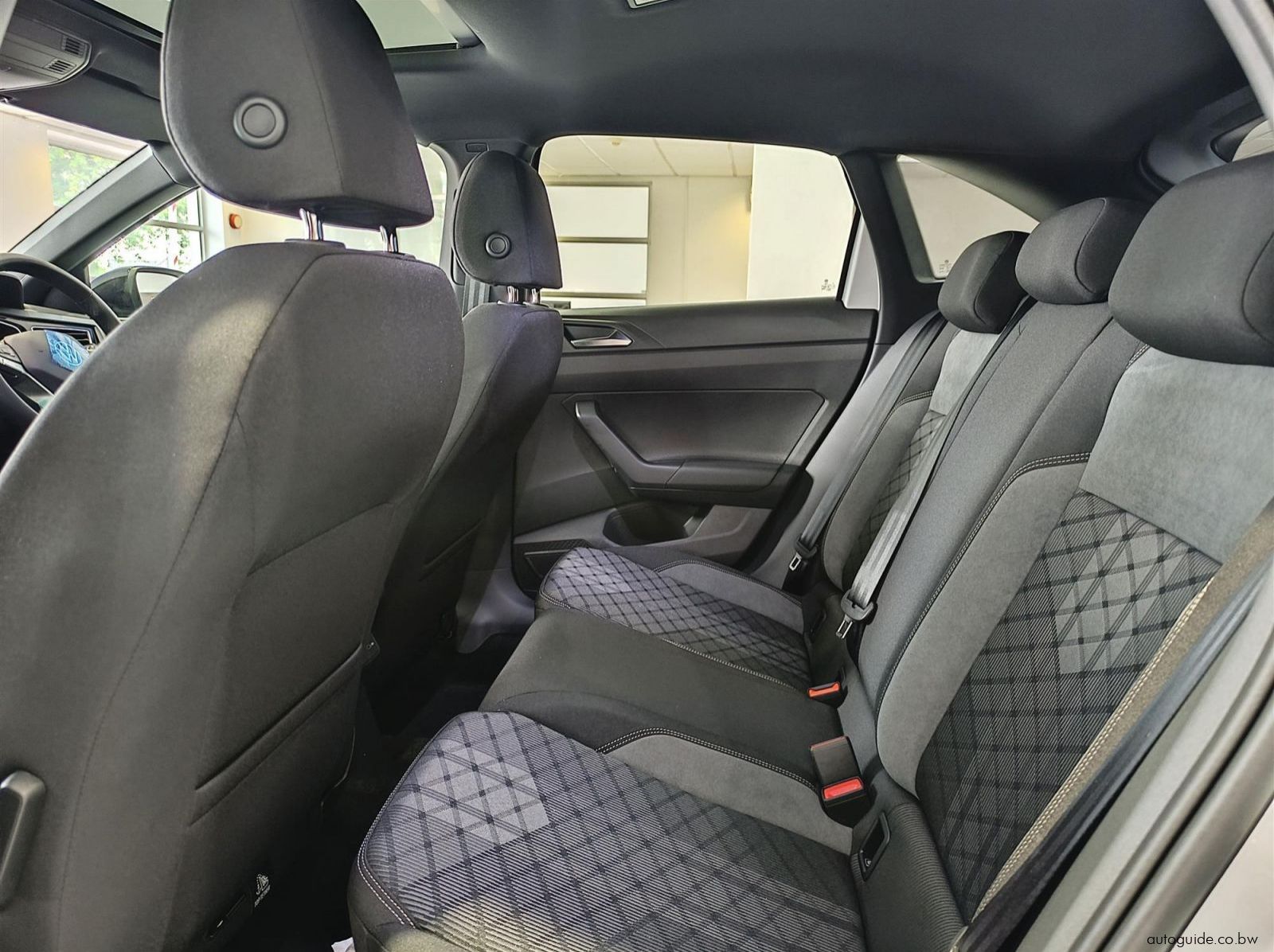 2025 Volkswagen Taigo 1.0TSi R-Line DSG pictures