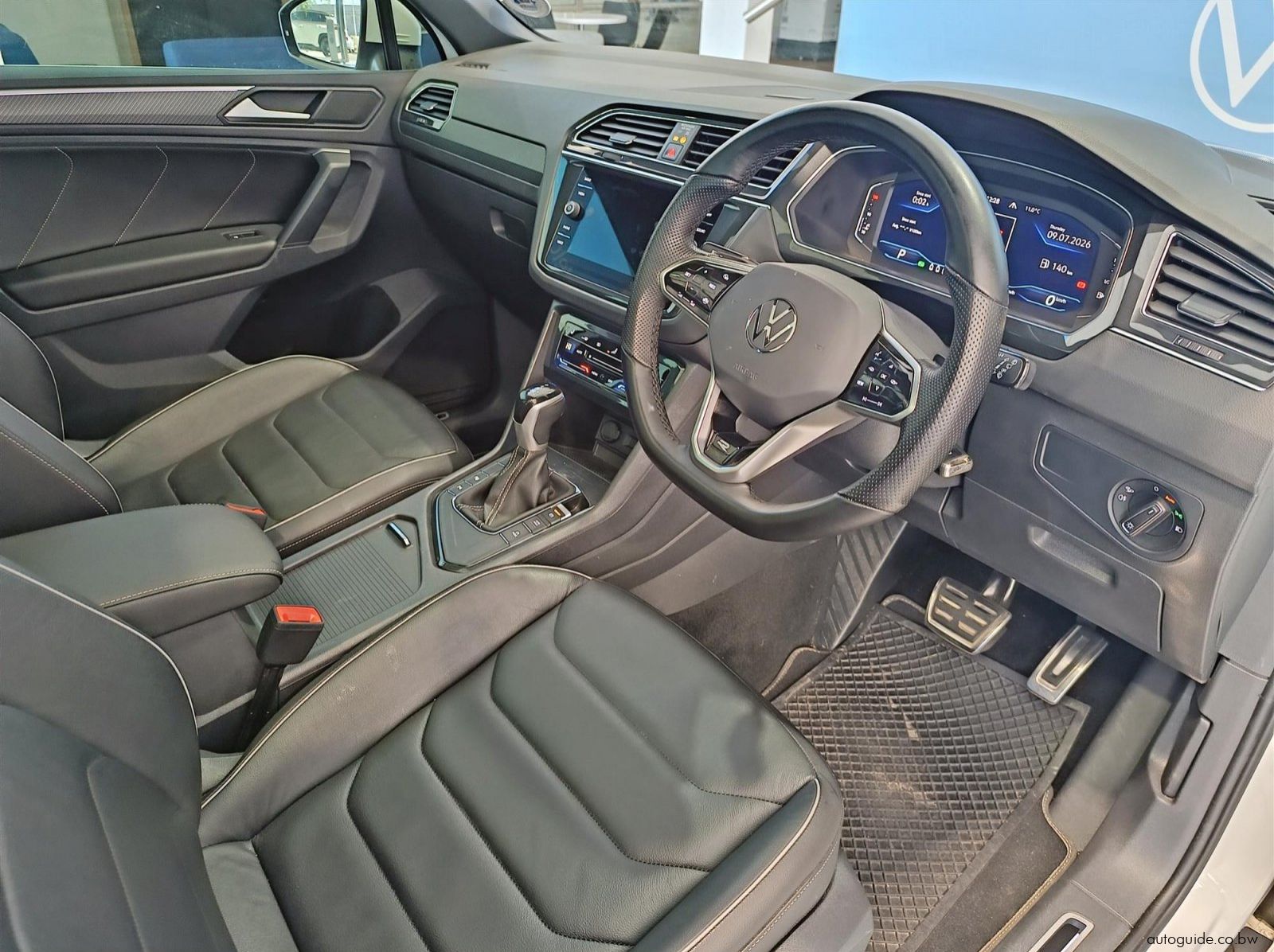 2022 Volkswagen Tiguan 1.4TSi R-Line pictures
