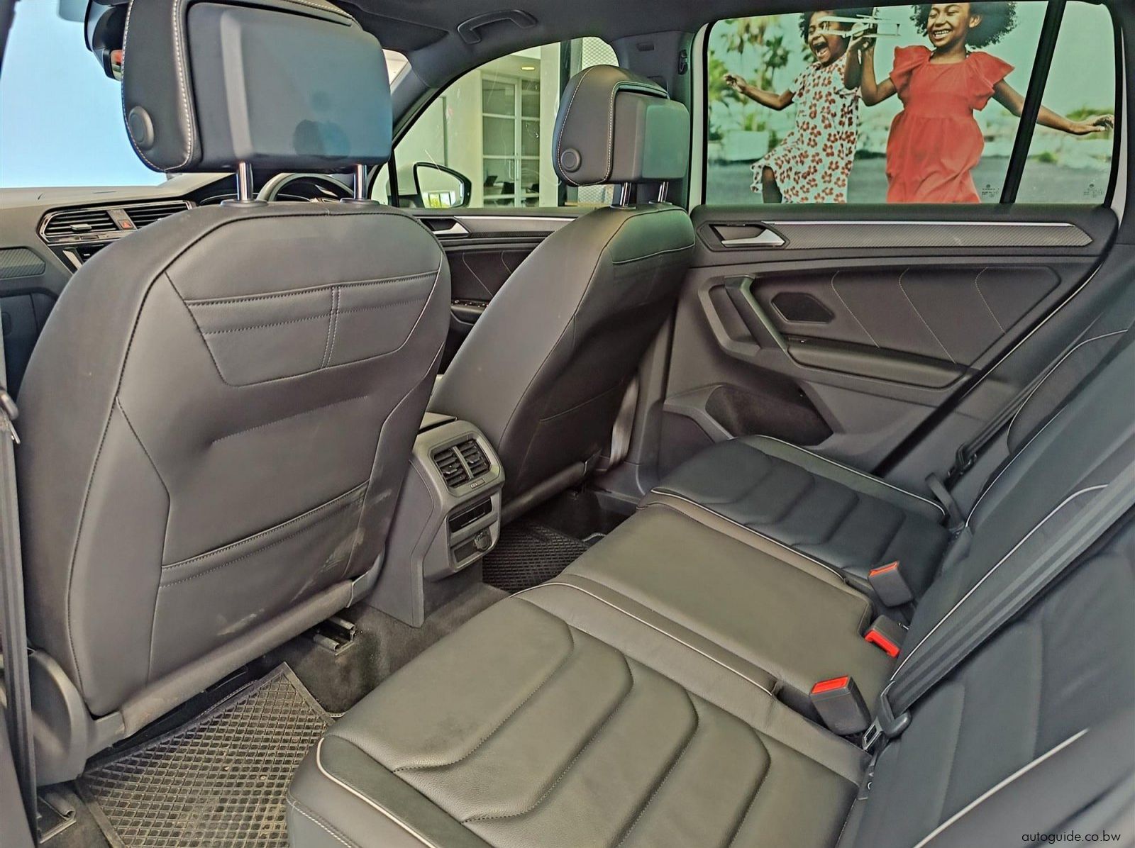 2022 Volkswagen Tiguan 1.4TSi R-Line pictures