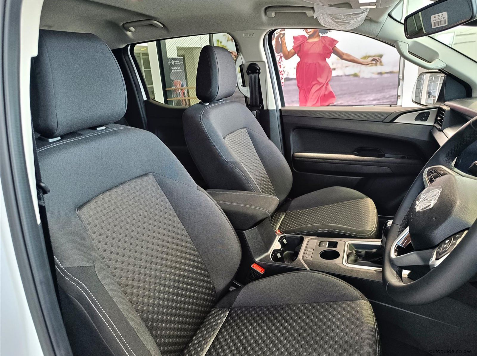2026 Volkswagen Amarok Life 2.0TDi 125kW pictures