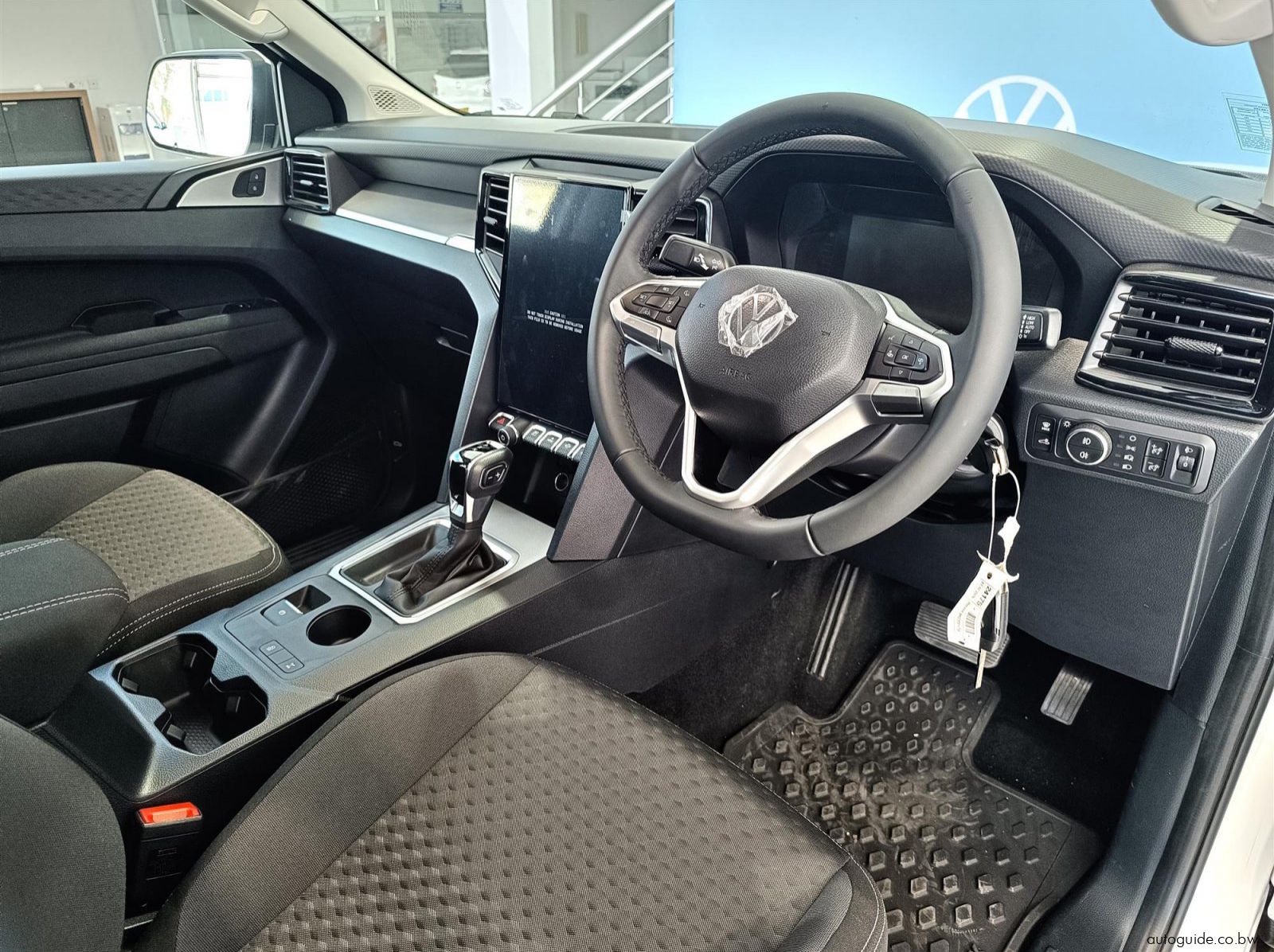 2026 Volkswagen Amarok Life 2.0TDi 125kW pictures