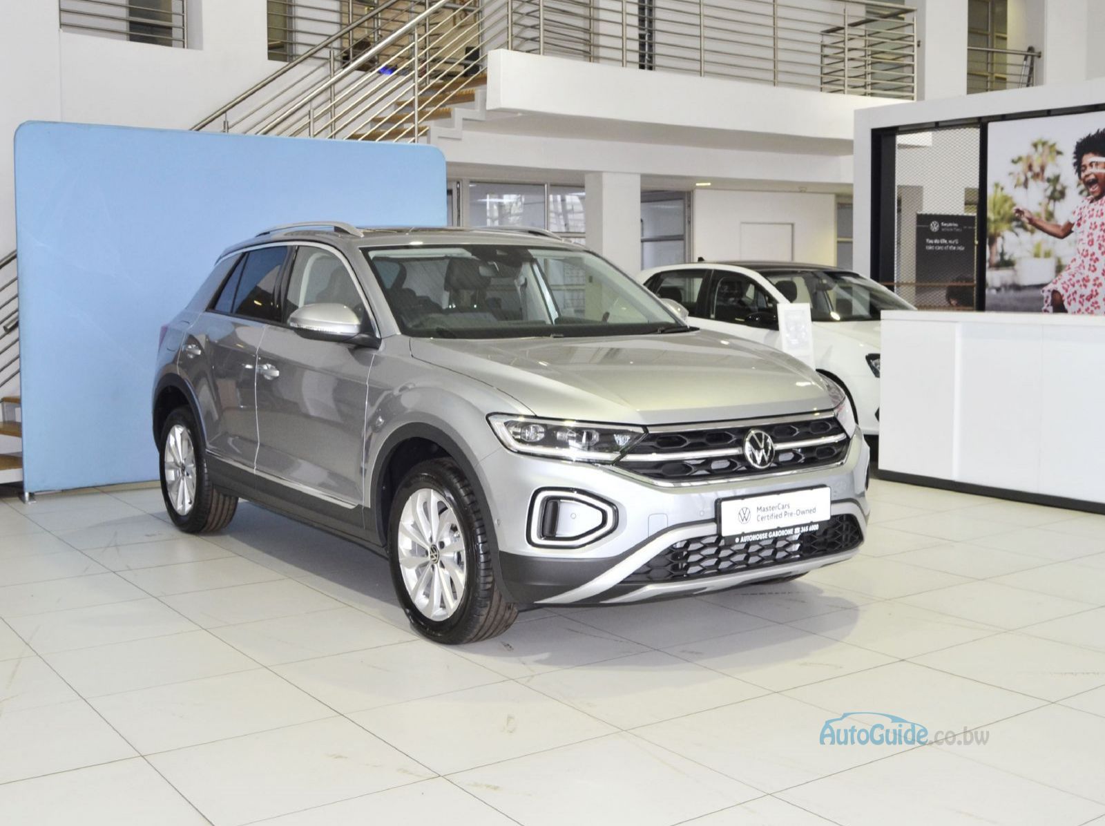 2025 Volkswagen T-Roc TSi Design pictures