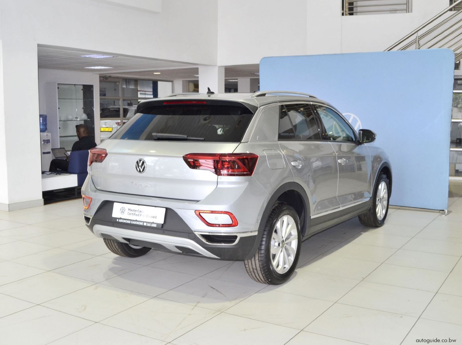 2025 Volkswagen T-Roc TSi Design pictures