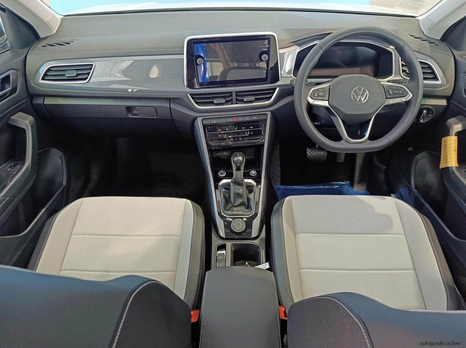 2026 Volkswagen T-Roc 2.0 TSi 4Motion pictures