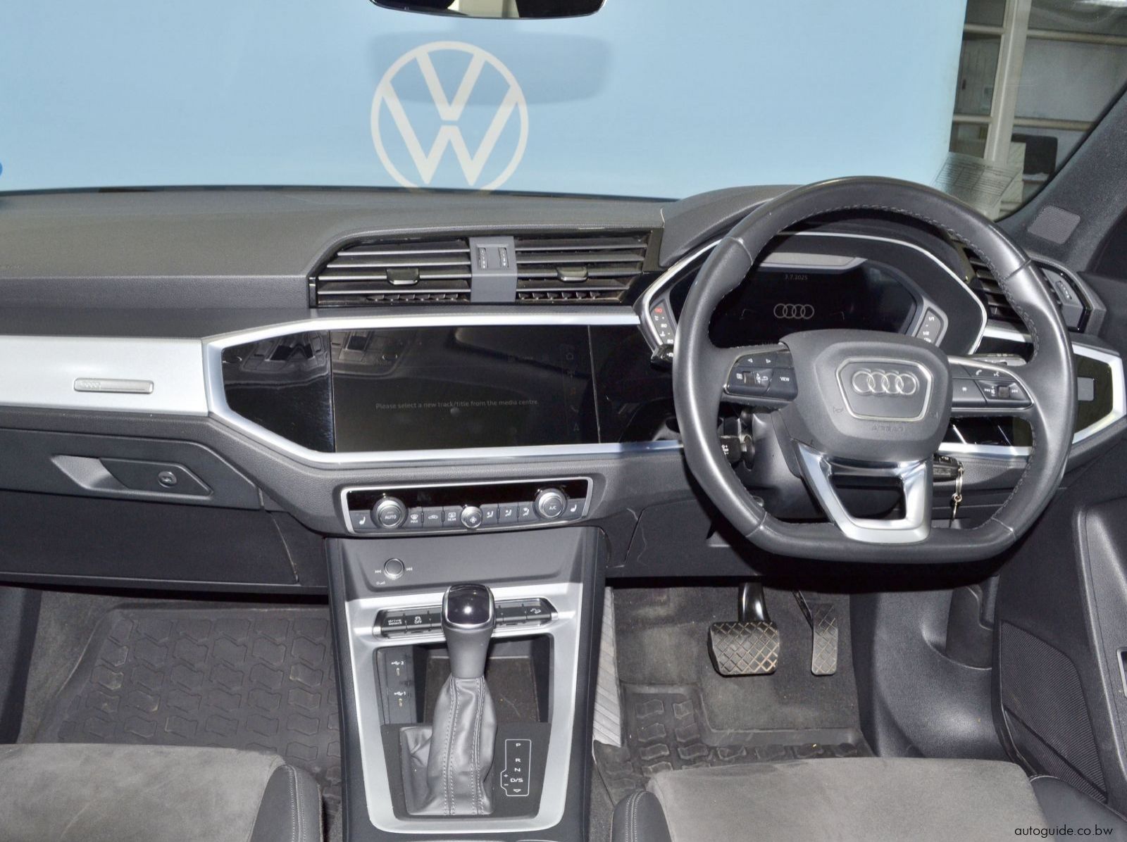 2022 Audi Q3 S-Line 35TFSi pictures