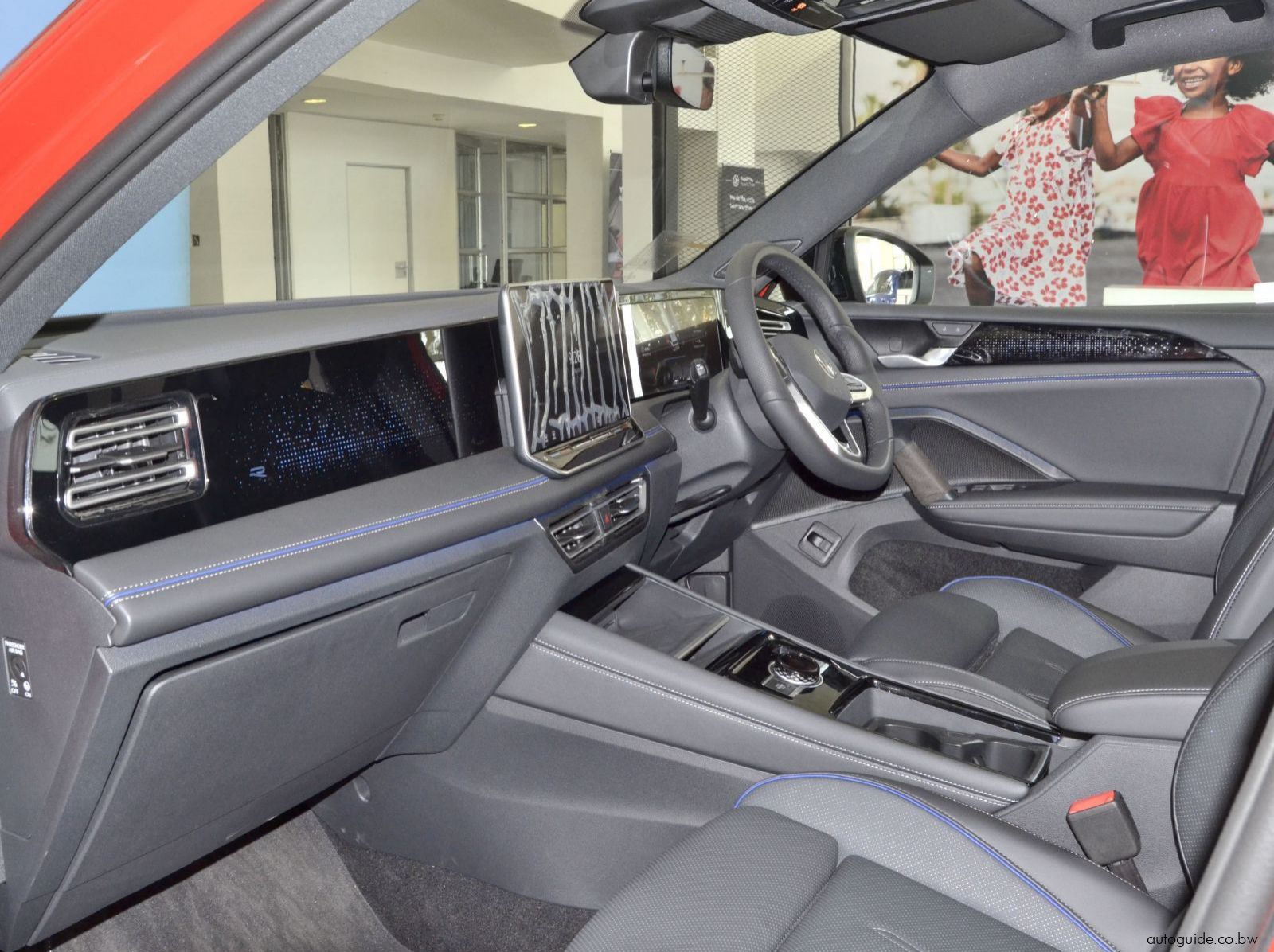 2025 Volkswagen Tiguan 1.4 TSi R-Line pictures