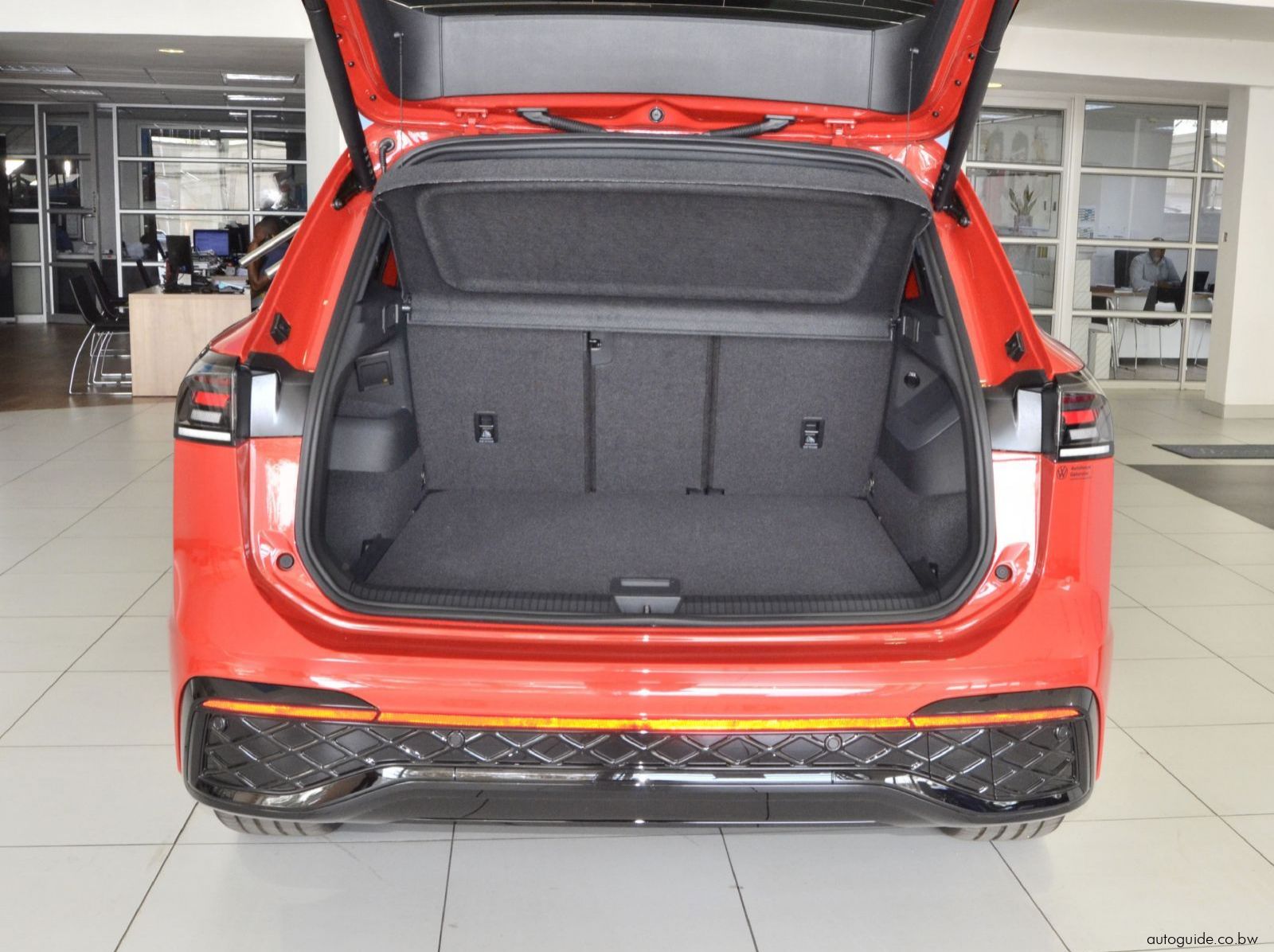 2025 Volkswagen Tiguan 1.4 TSi R-Line pictures