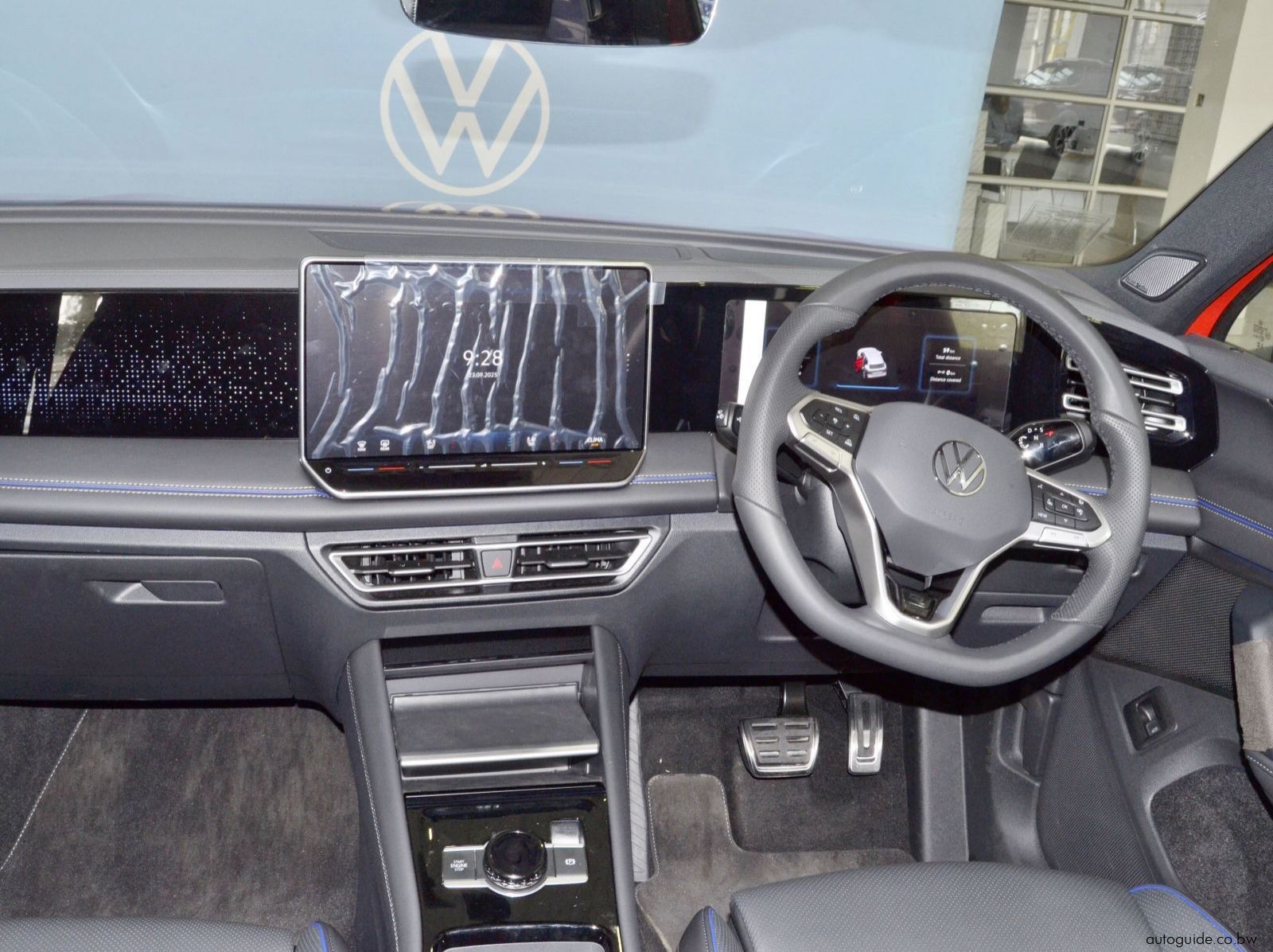 2025 Volkswagen Tiguan 1.4 TSi R-Line pictures