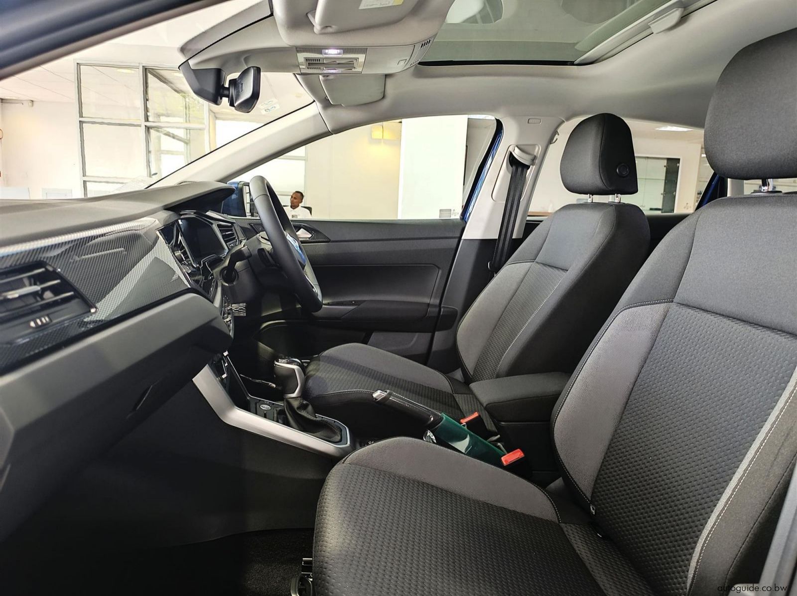 2025 Volkswagen Taigo Life 1.0TSi DSG pictures