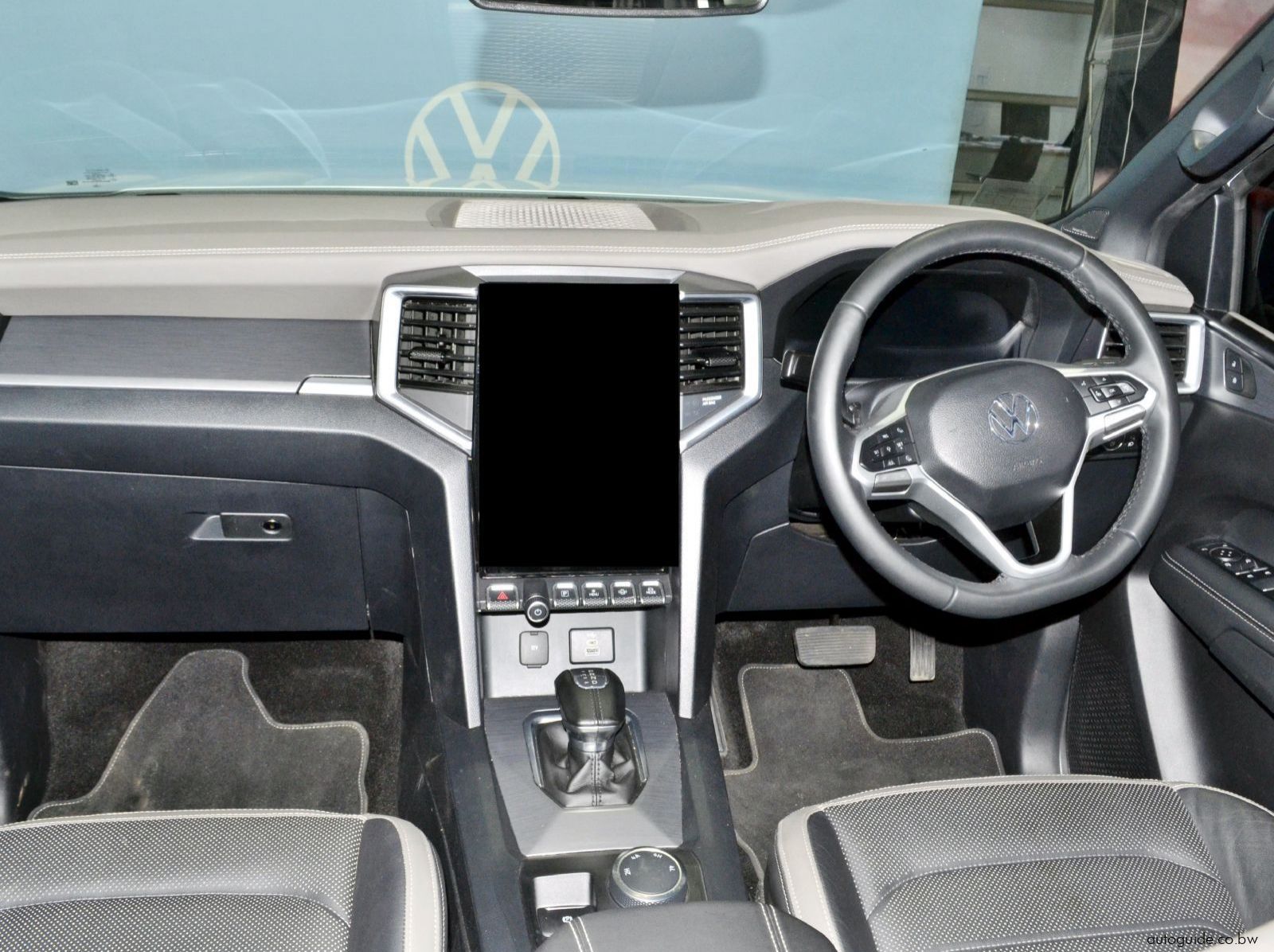 2025 Volkswagen Amarok Aventura V6 - 4 Motion pictures