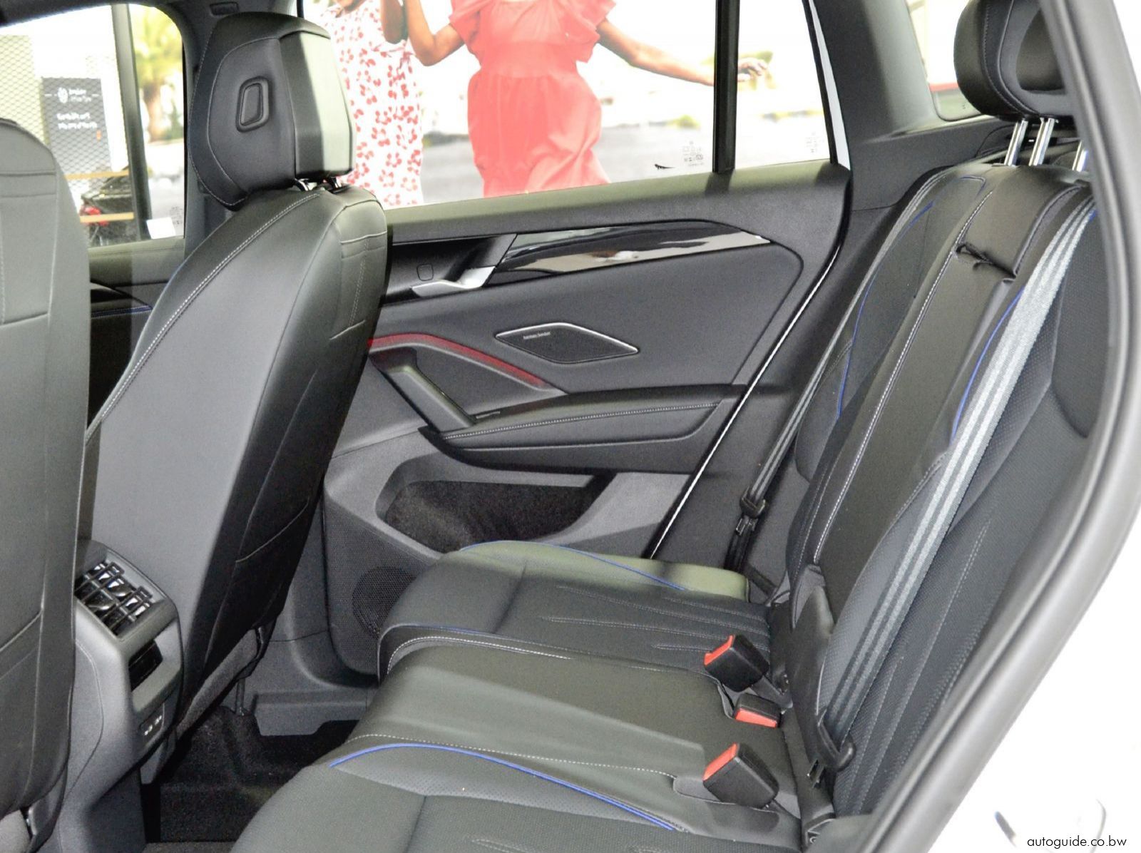 2025 Volkswagen Tiguan 2.0 TDi R-Line pictures