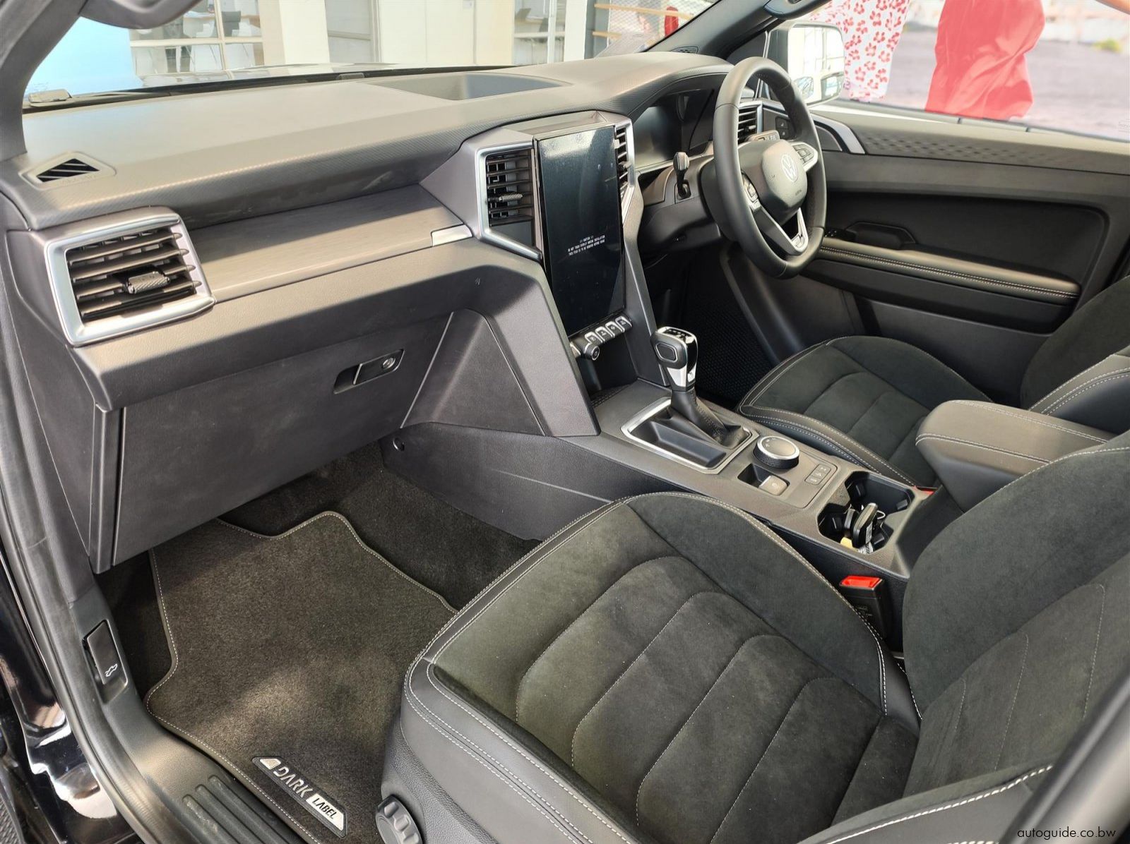 2026 Volkswagen Amarok Dark Label 2.0TDi 4x4 A/T pictures