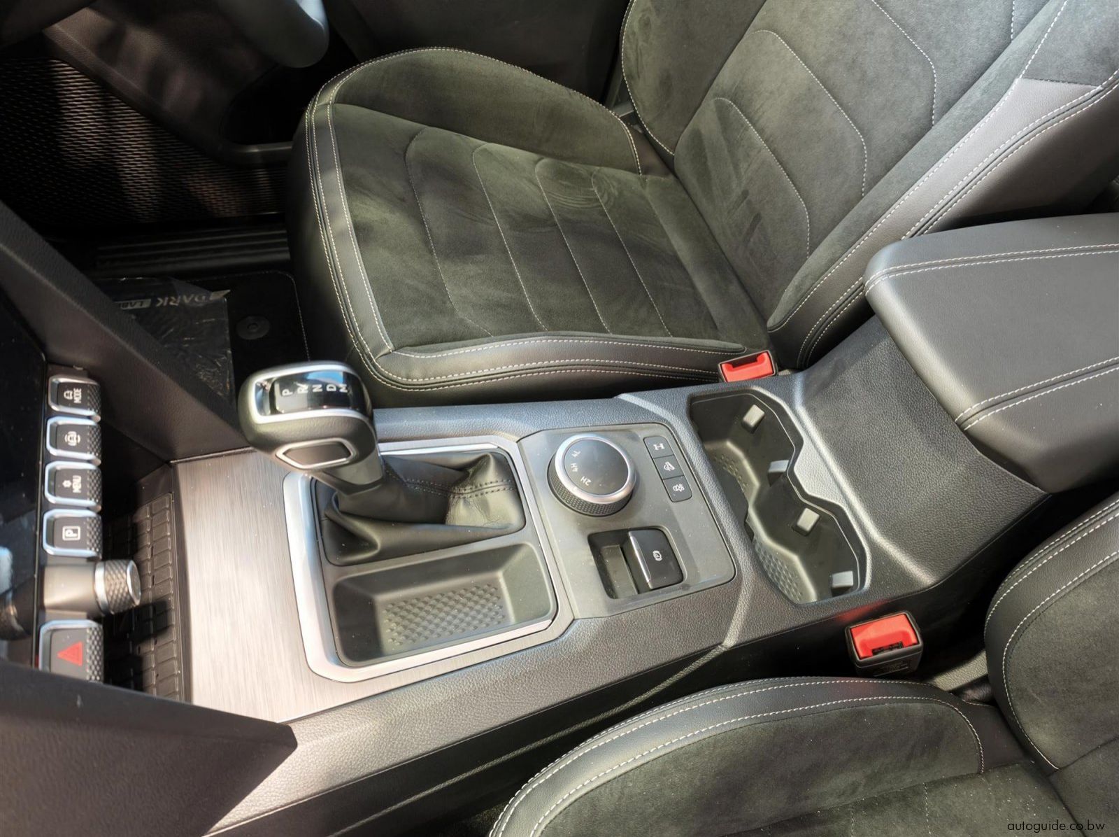 2026 Volkswagen Amarok Dark Label 2.0TDi 4x4 A/T pictures