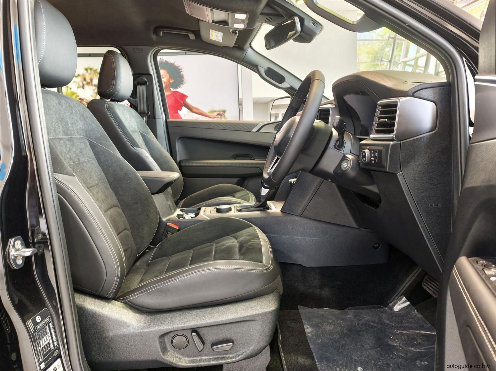 2026 Volkswagen Amarok Dark Label 2.0TDi 4x4 A/T pictures