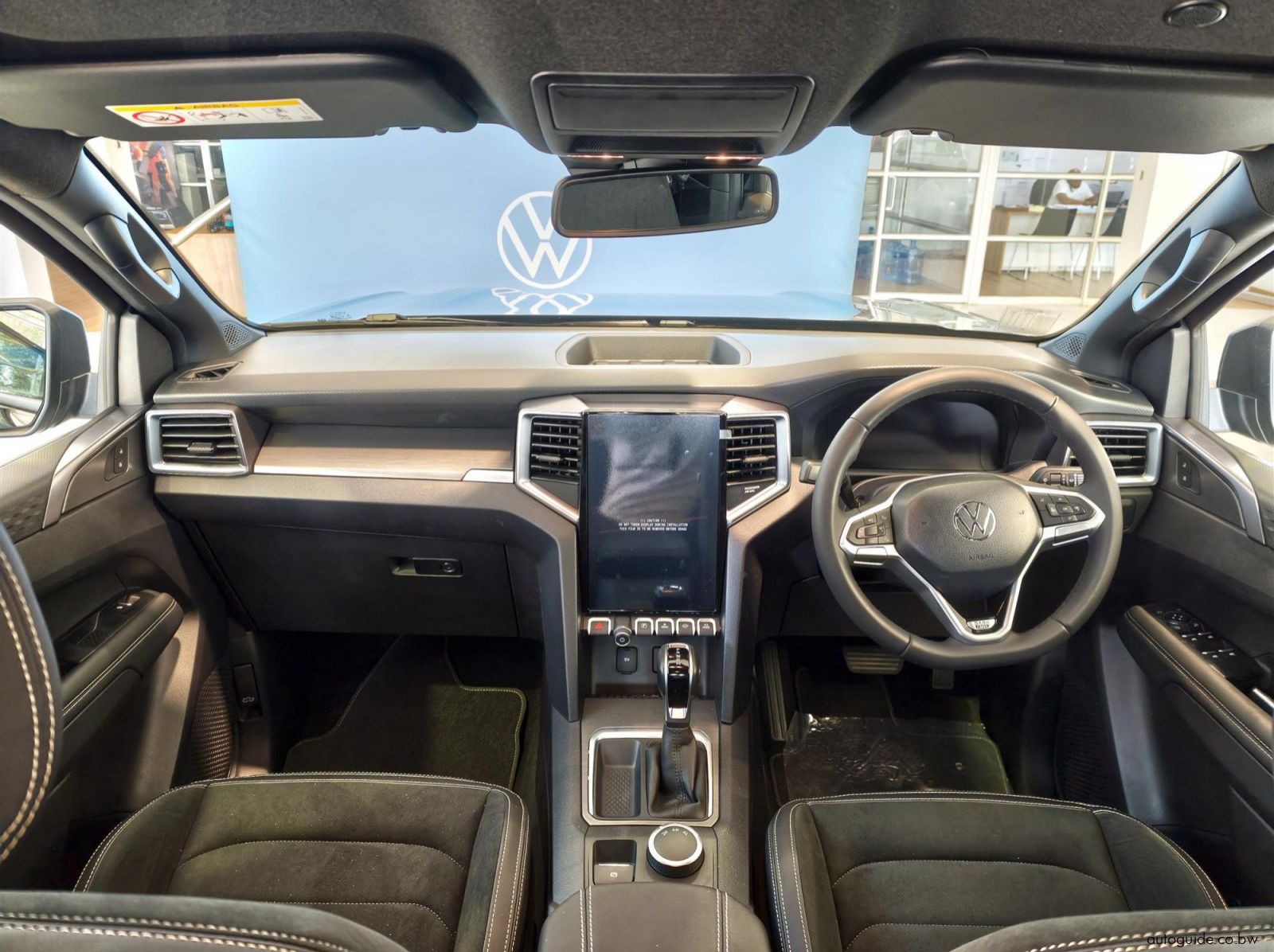 2026 Volkswagen Amarok Dark Label 2.0TDi 4x4 A/T pictures