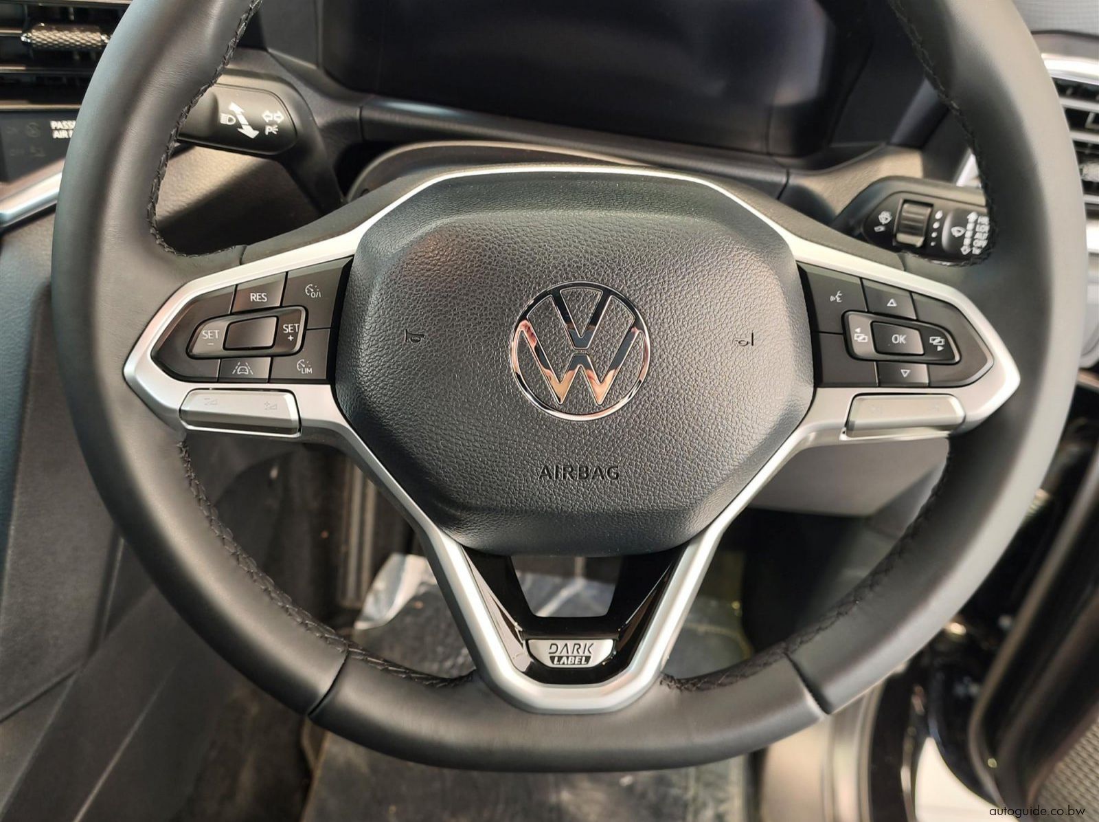 2026 Volkswagen Amarok Dark Label 2.0TDi 4x4 A/T pictures