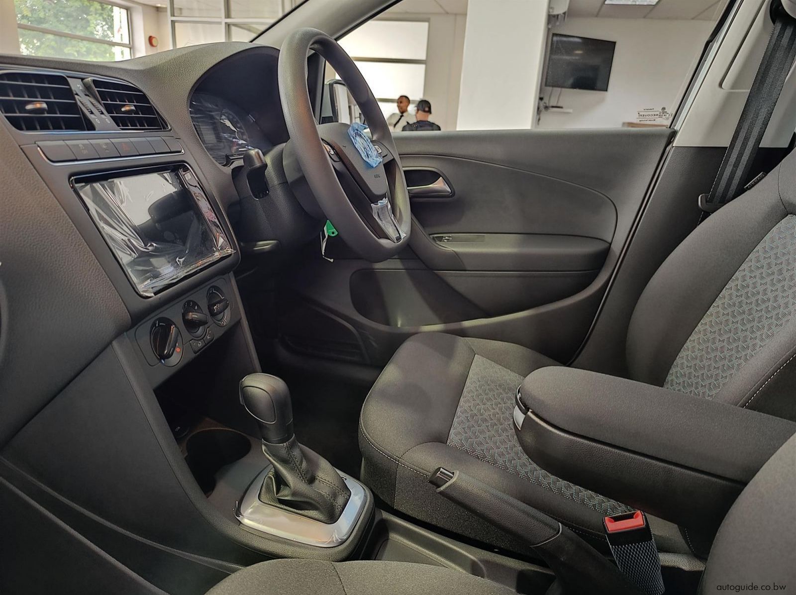 2025 Volkswagen Polo Vivo 1.6L 77kW pictures