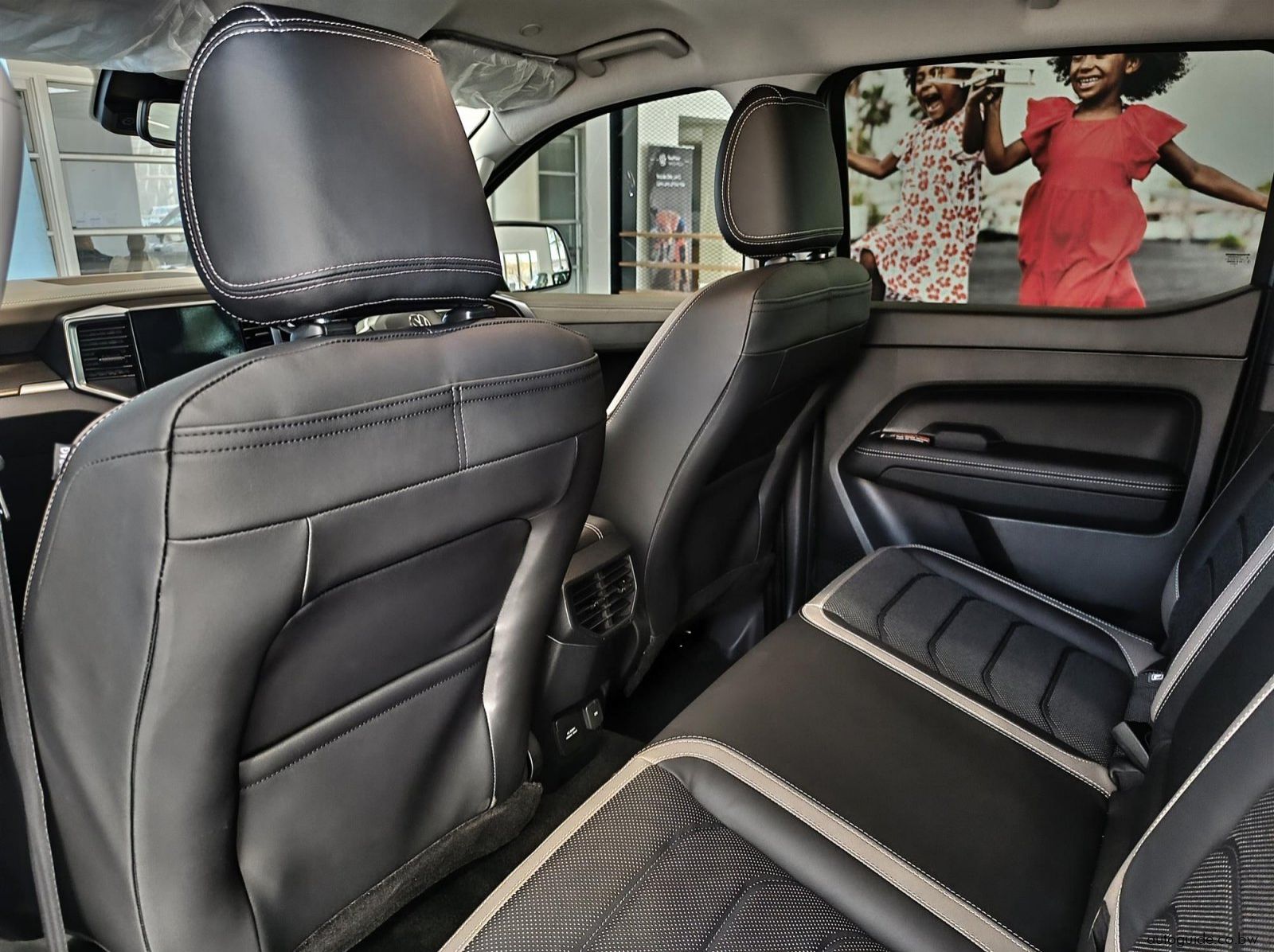 2026 Volkswagen Amarok Style V6 4x4 3.0TDi pictures