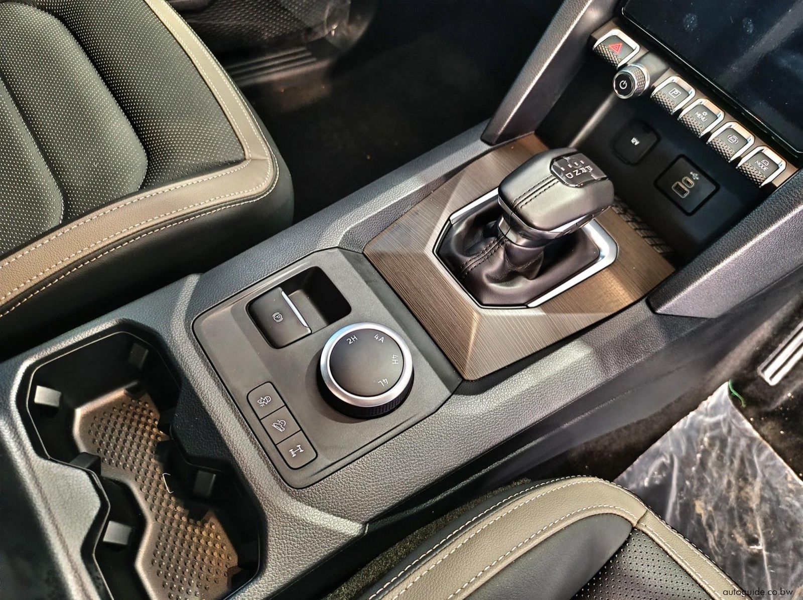 2026 Volkswagen Amarok Style V6 4x4 3.0TDi pictures