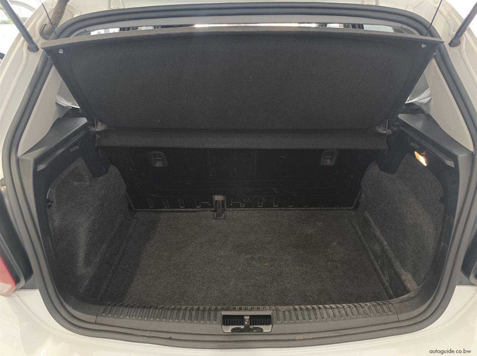 2025 Volkswagen Polo Vivo Life 63kW pictures
