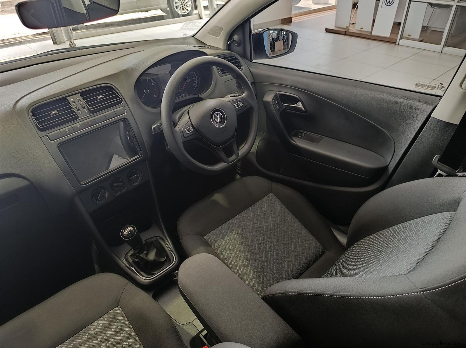 2025 Volkswagen Polo Vivo Life 63kW pictures