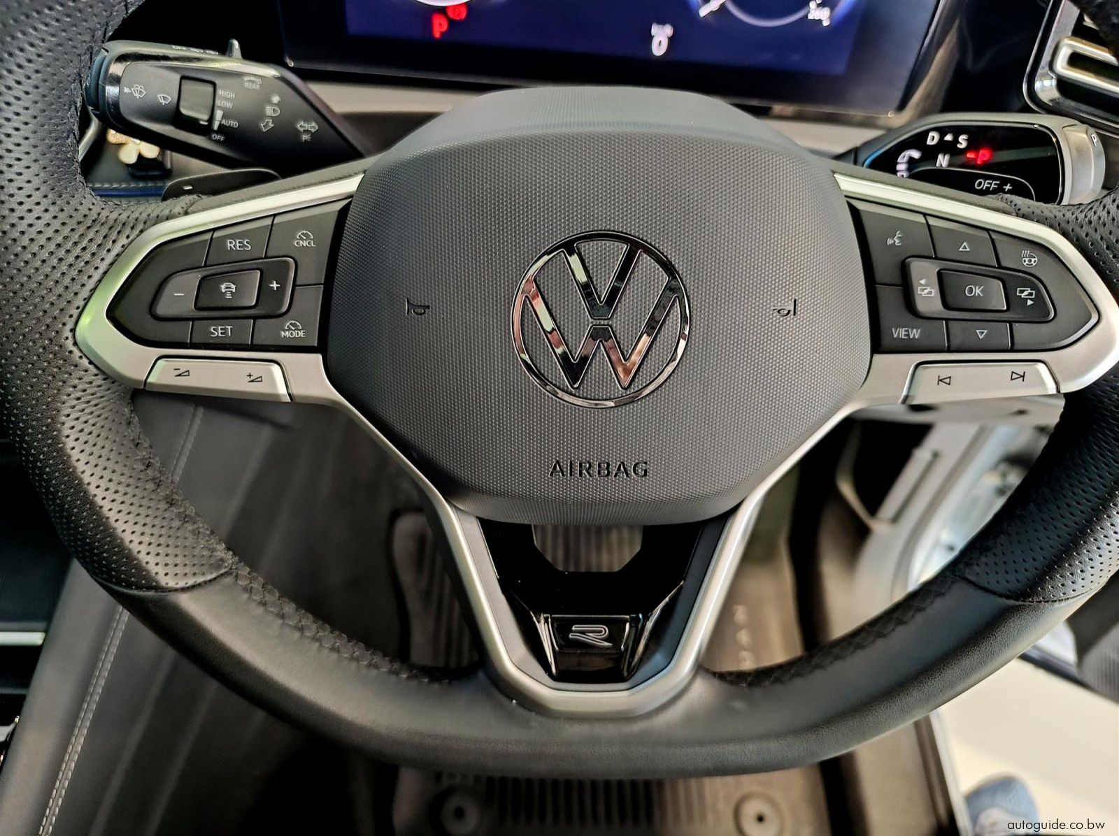 2025 Volkswagen Tiguan 2.0TDi 110kw R-Line pictures