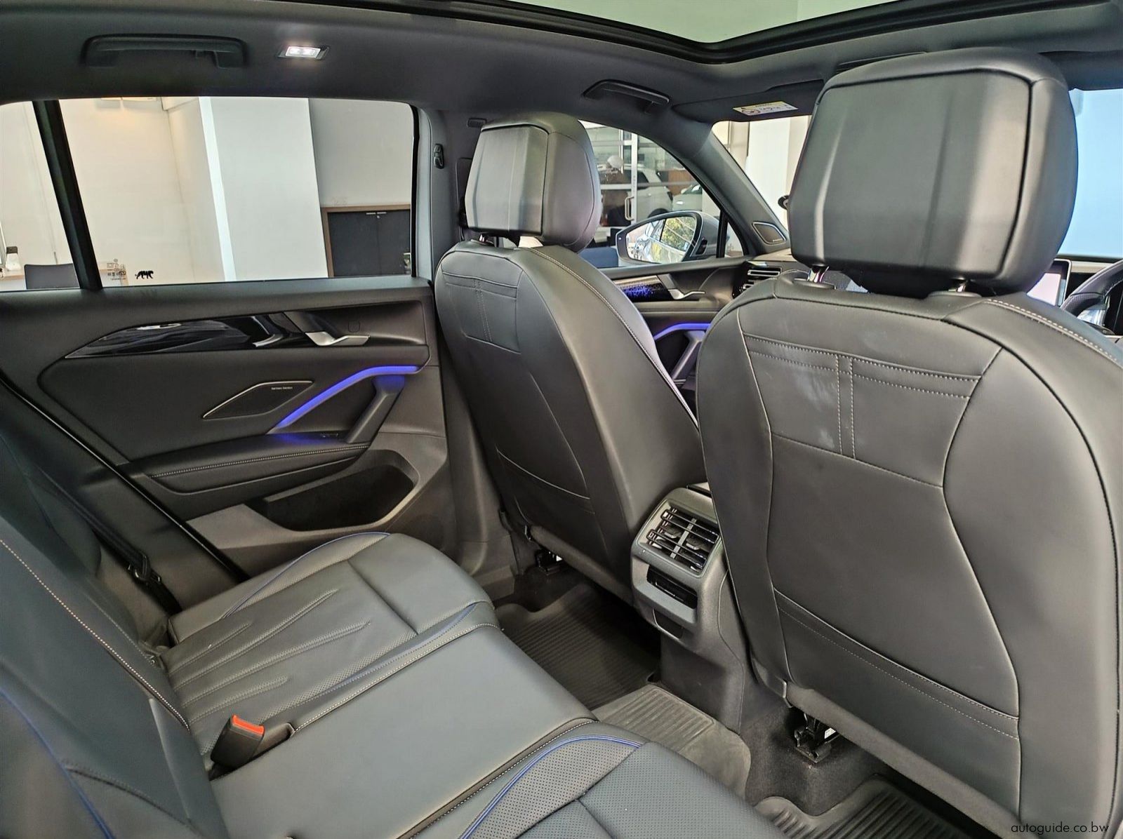 2025 Volkswagen Tiguan 2.0TDi 110kw R-Line pictures