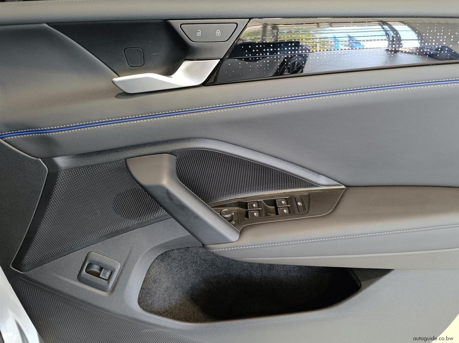 2025 Volkswagen Tiguan 2.0TDi 110kw R-Line pictures