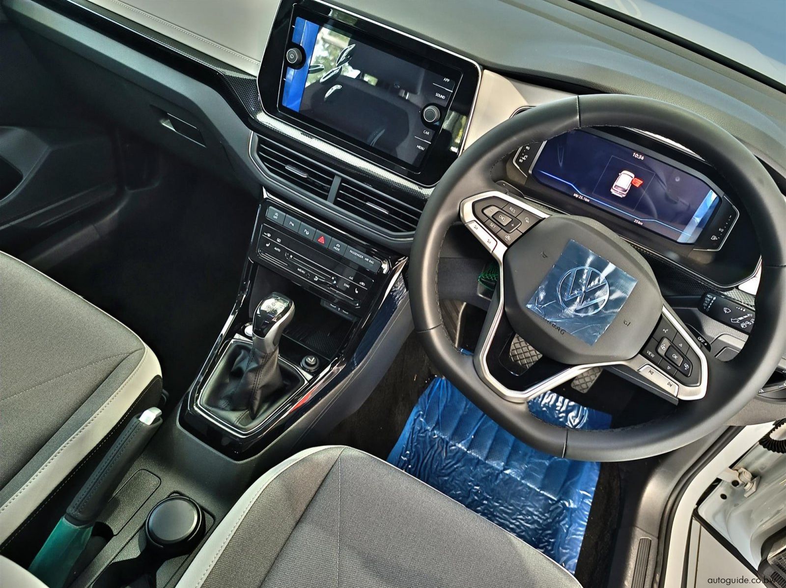 2026 Volkswagen T-Cross 1.0L TSi 85kW pictures