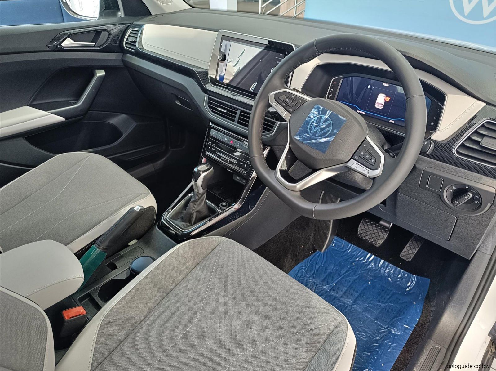 2026 Volkswagen T-Cross 1.0L TSi 85kW pictures